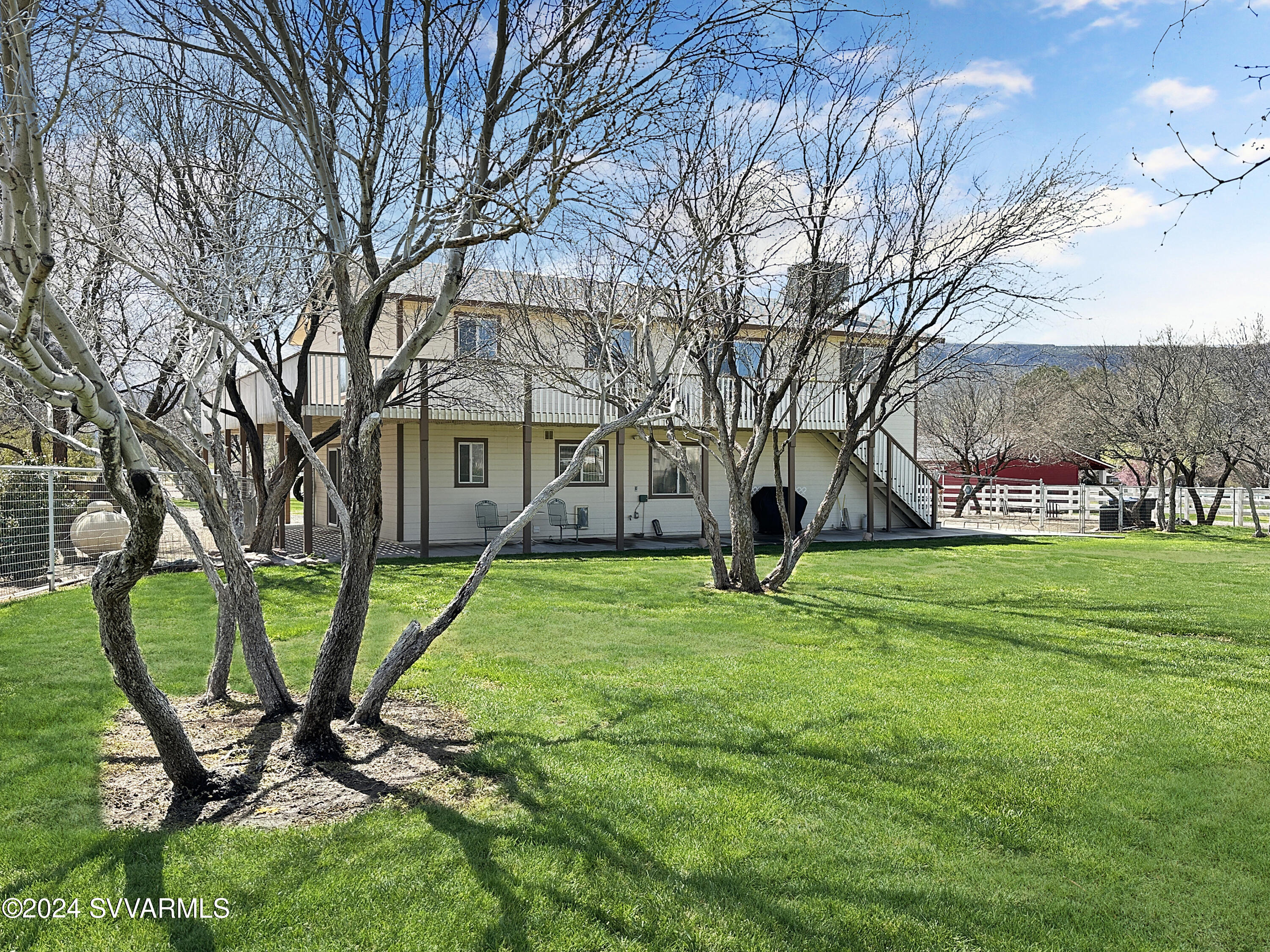 960 E Stolen Boulevard