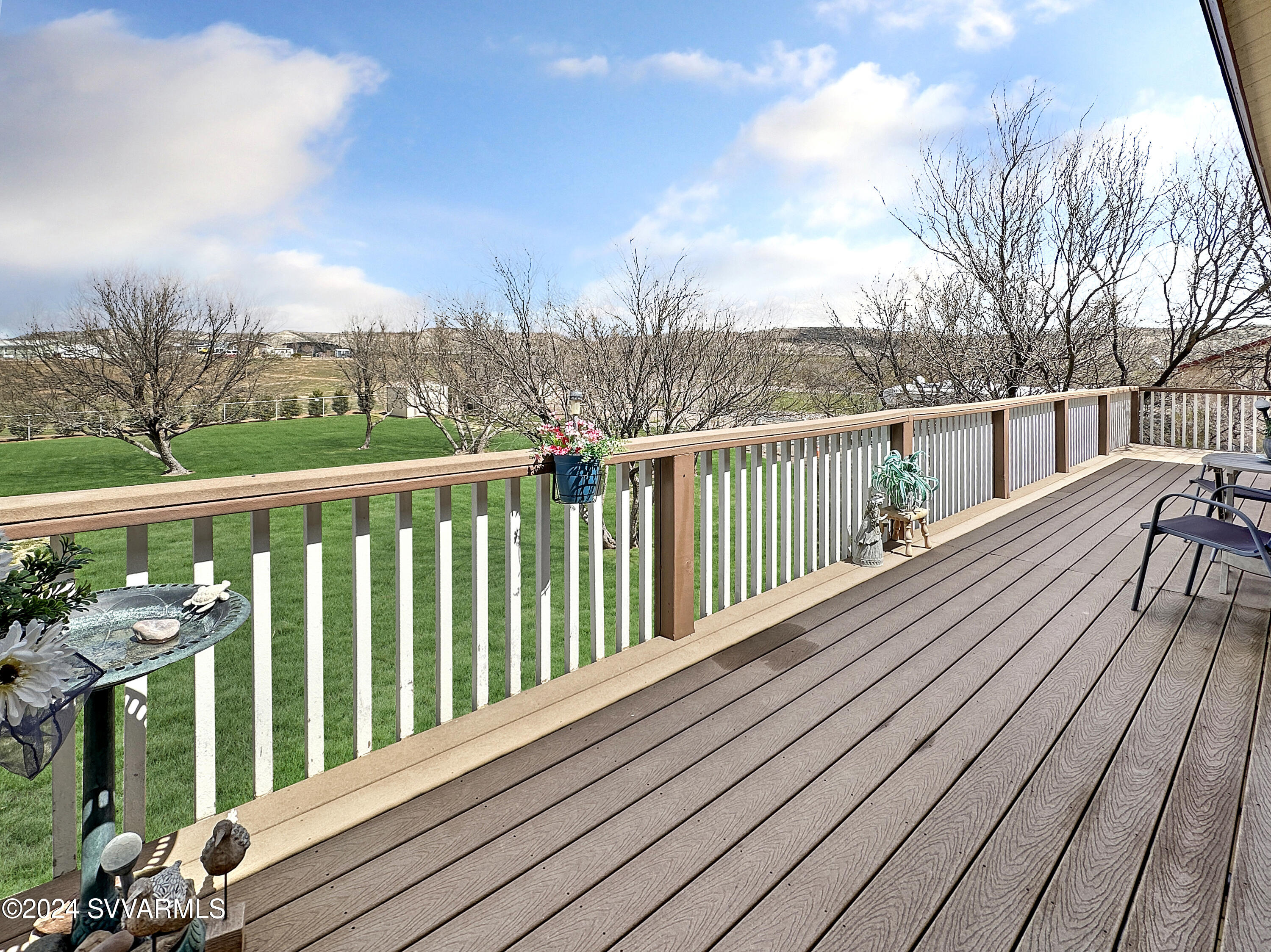 960 E Stolen Boulevard