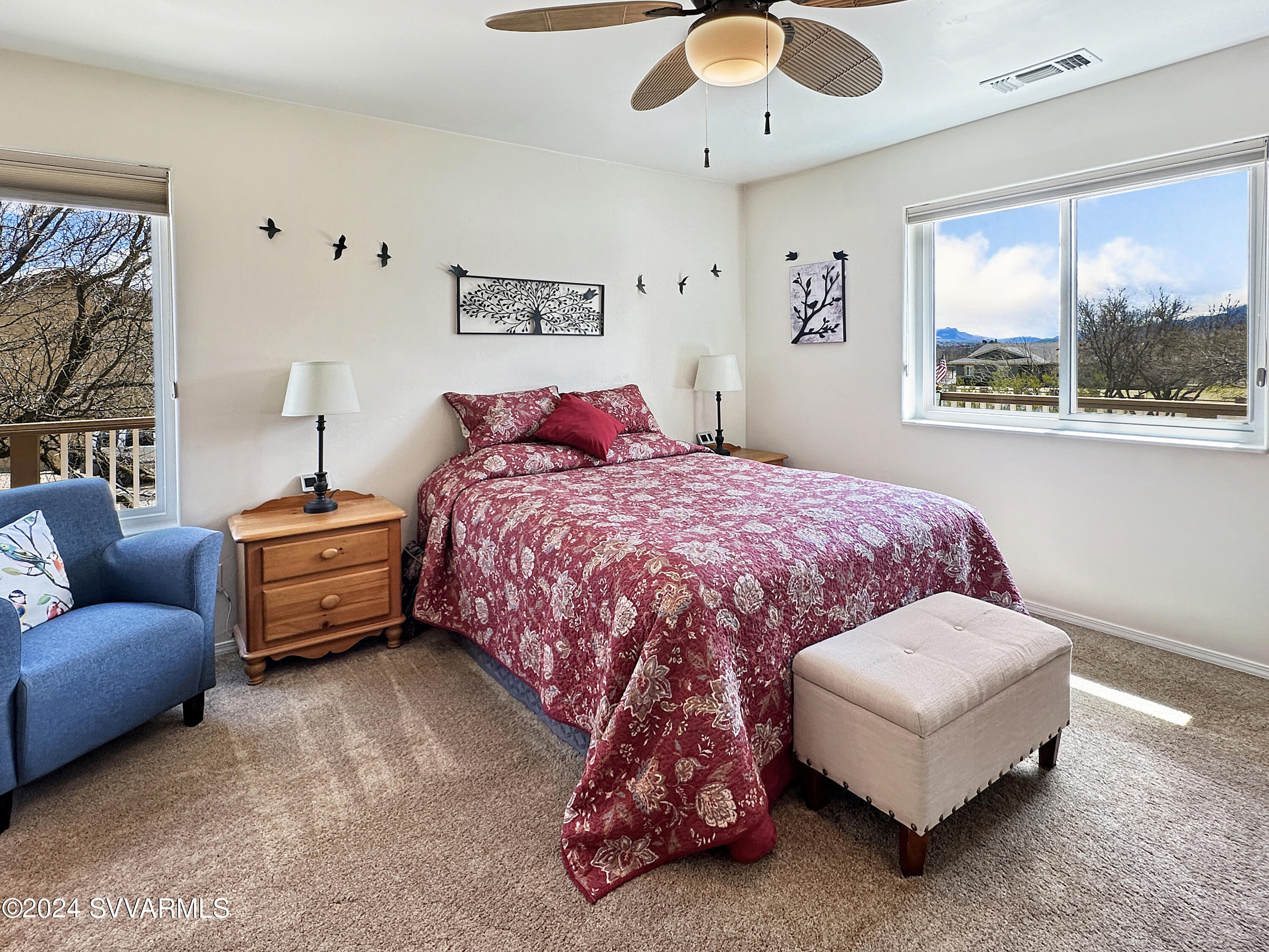 960 E Stolen Boulevard