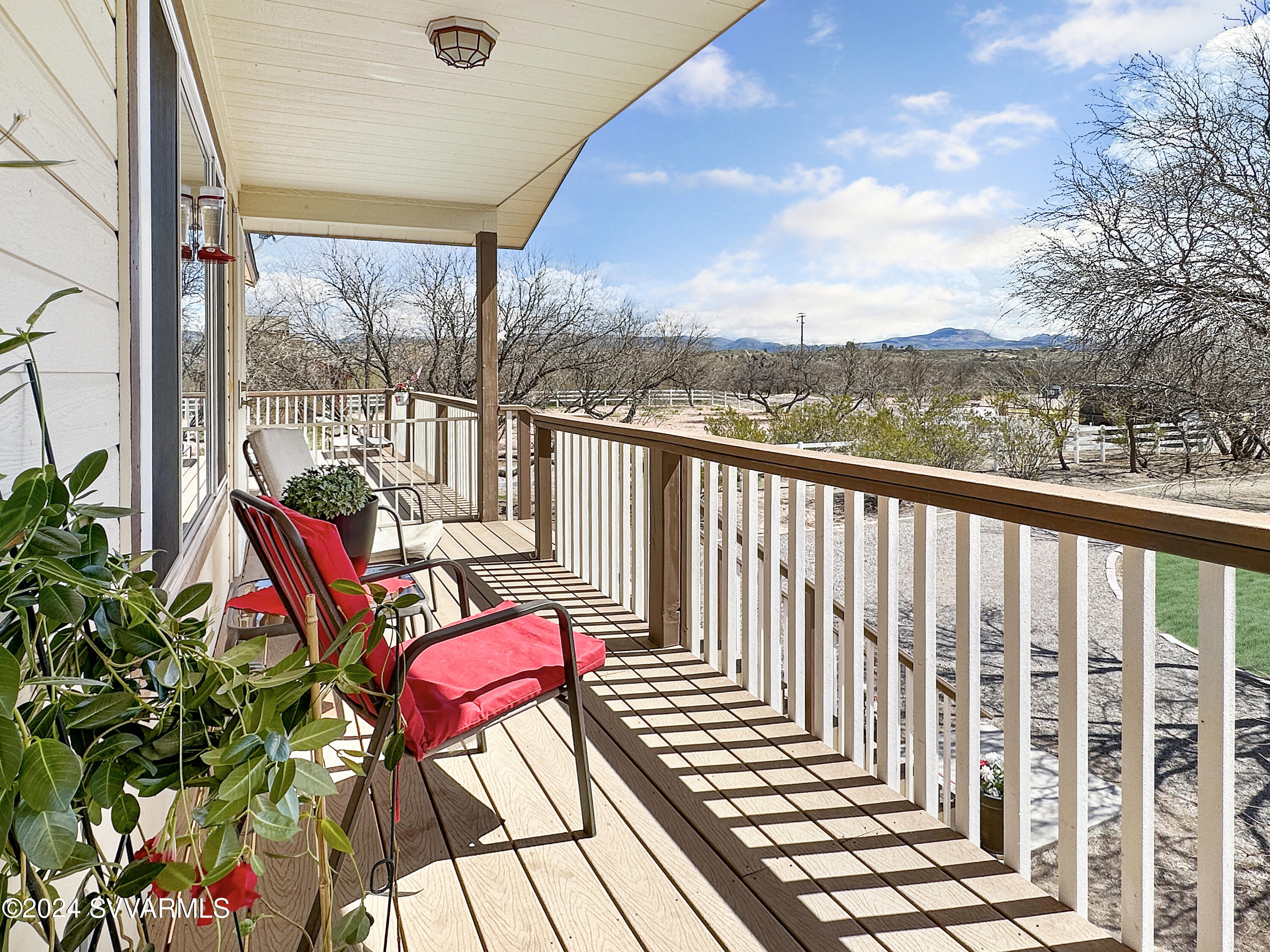 960 E Stolen Boulevard