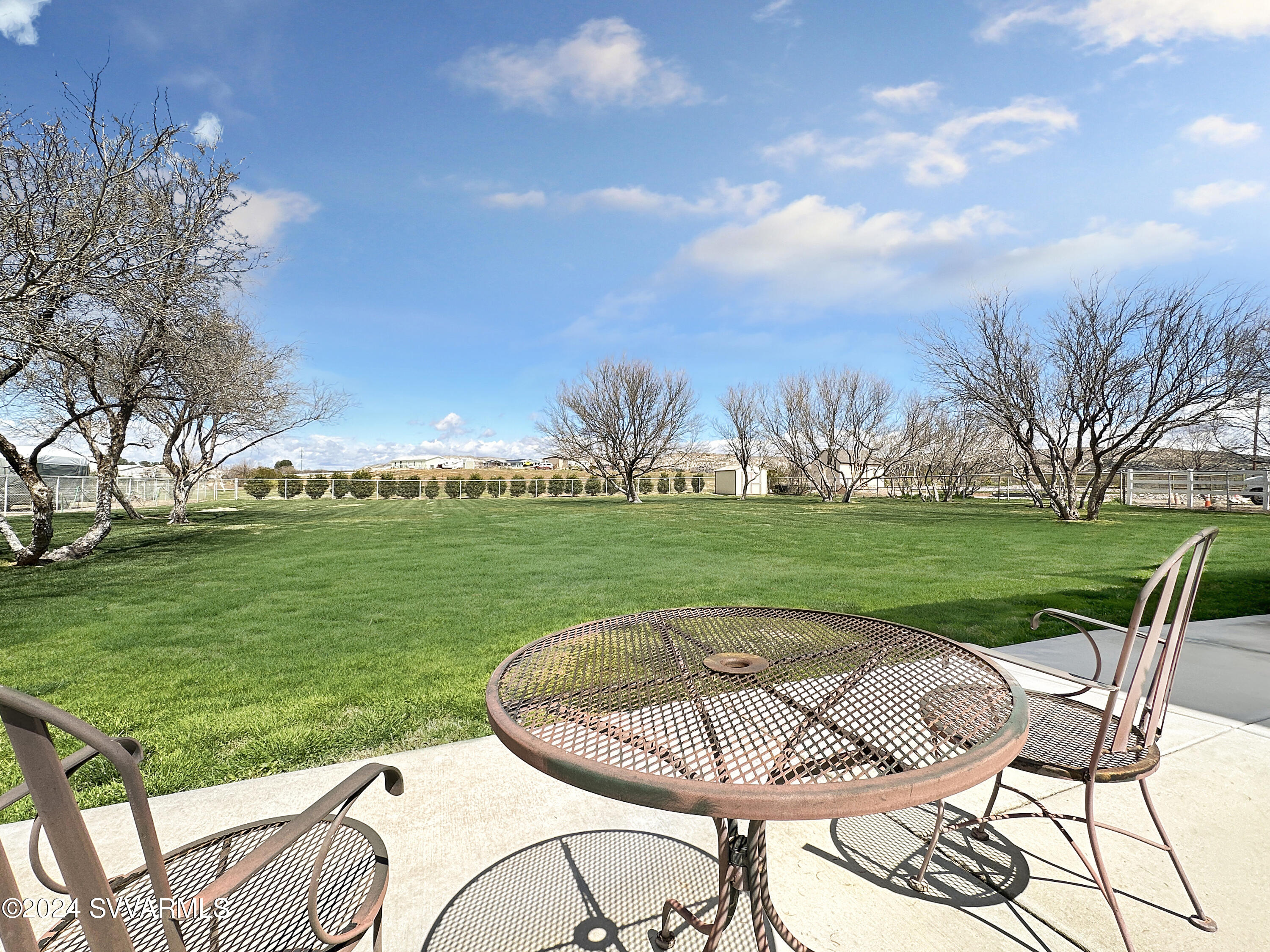 960 E Stolen Boulevard