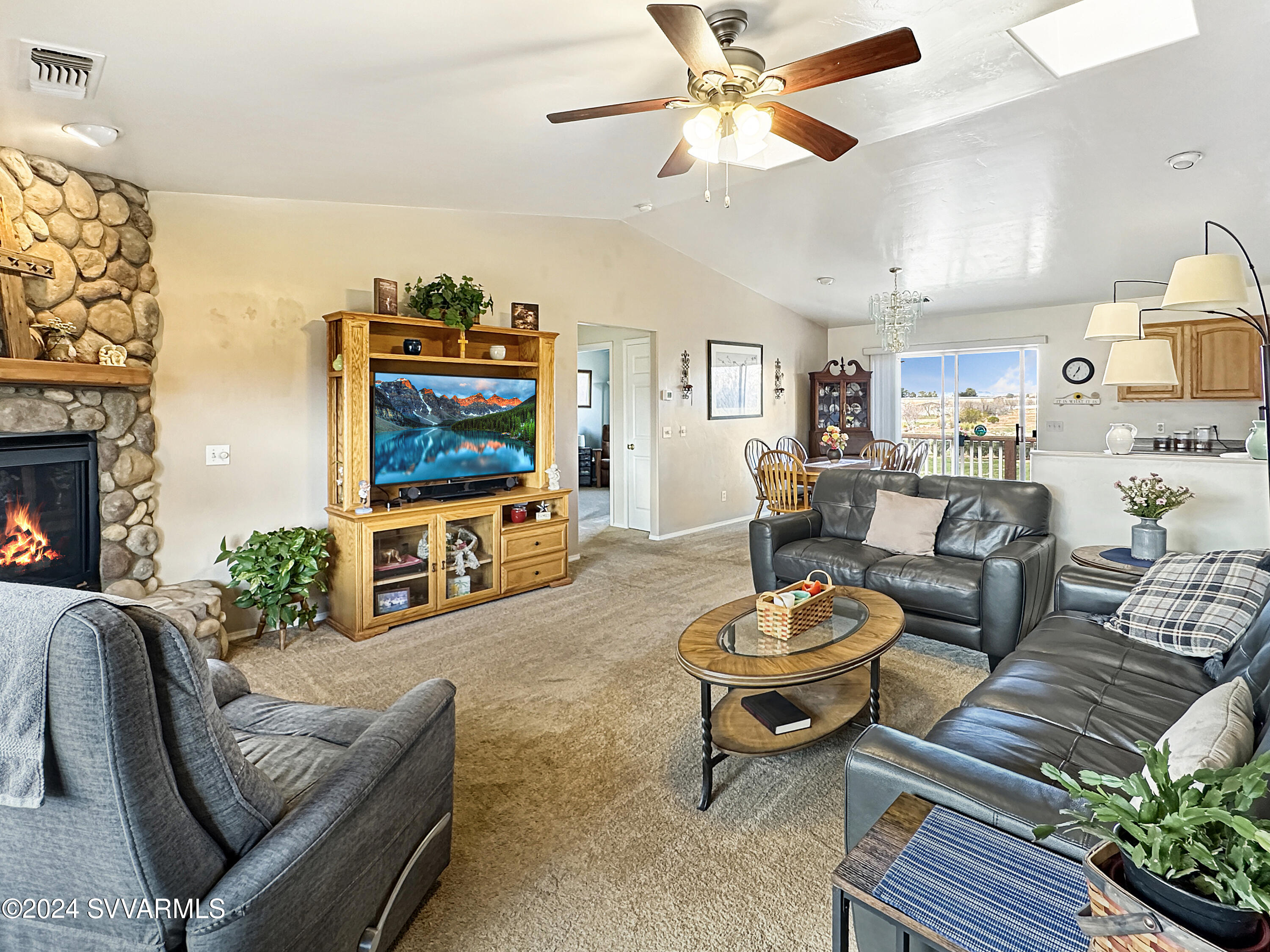 960 E Stolen Boulevard