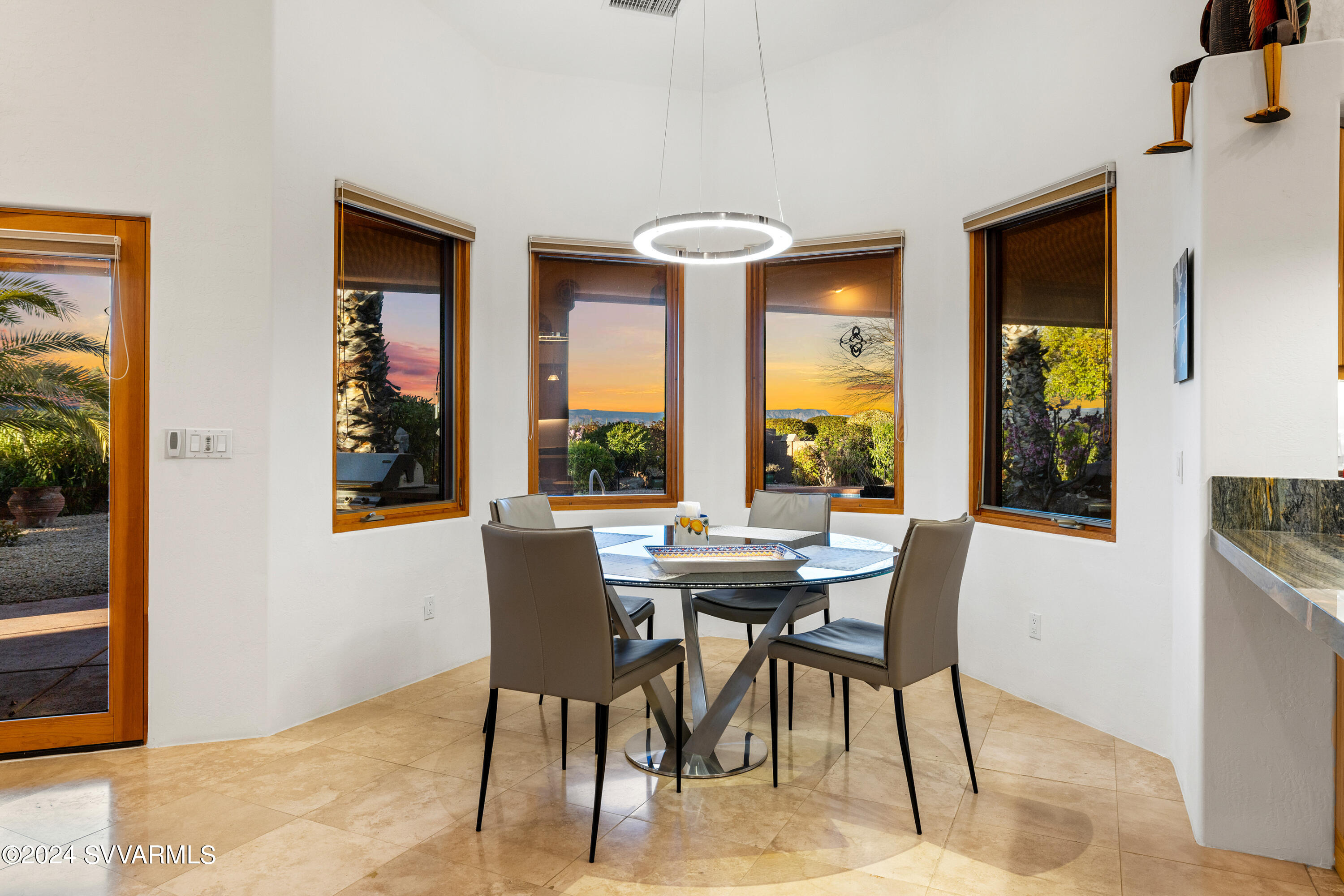 2665 S Peaktop View Drive