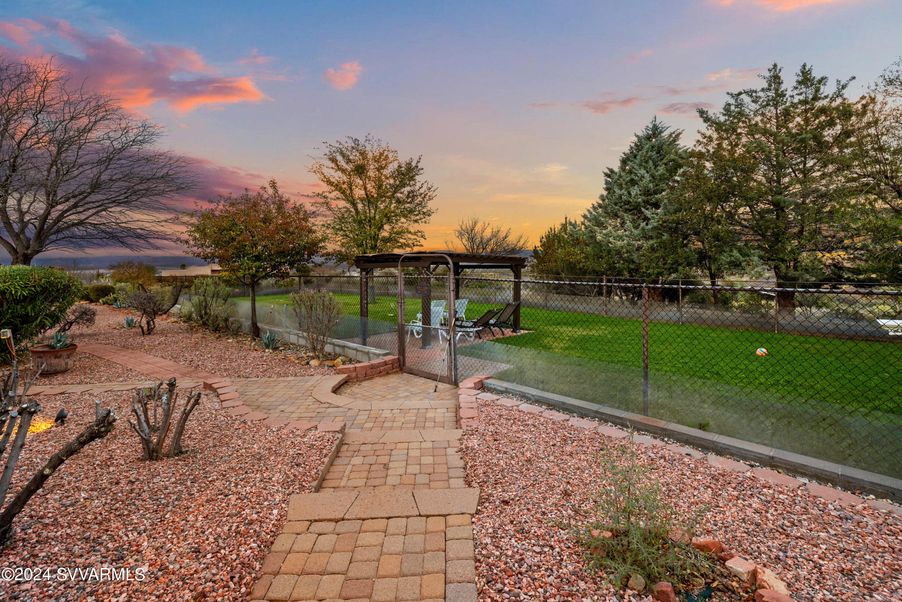 2665 S Peaktop View Drive