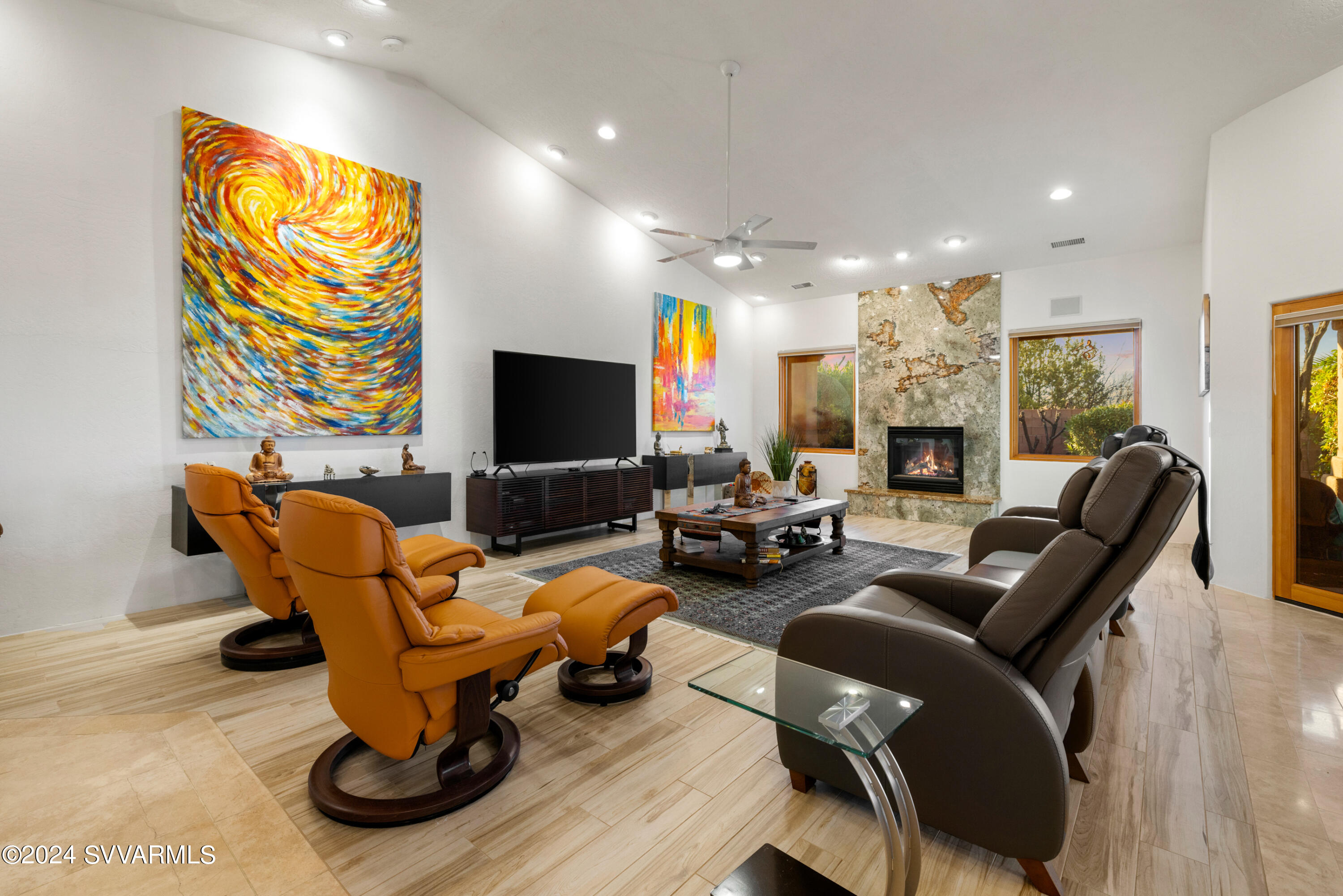 2665 S Peaktop View Drive