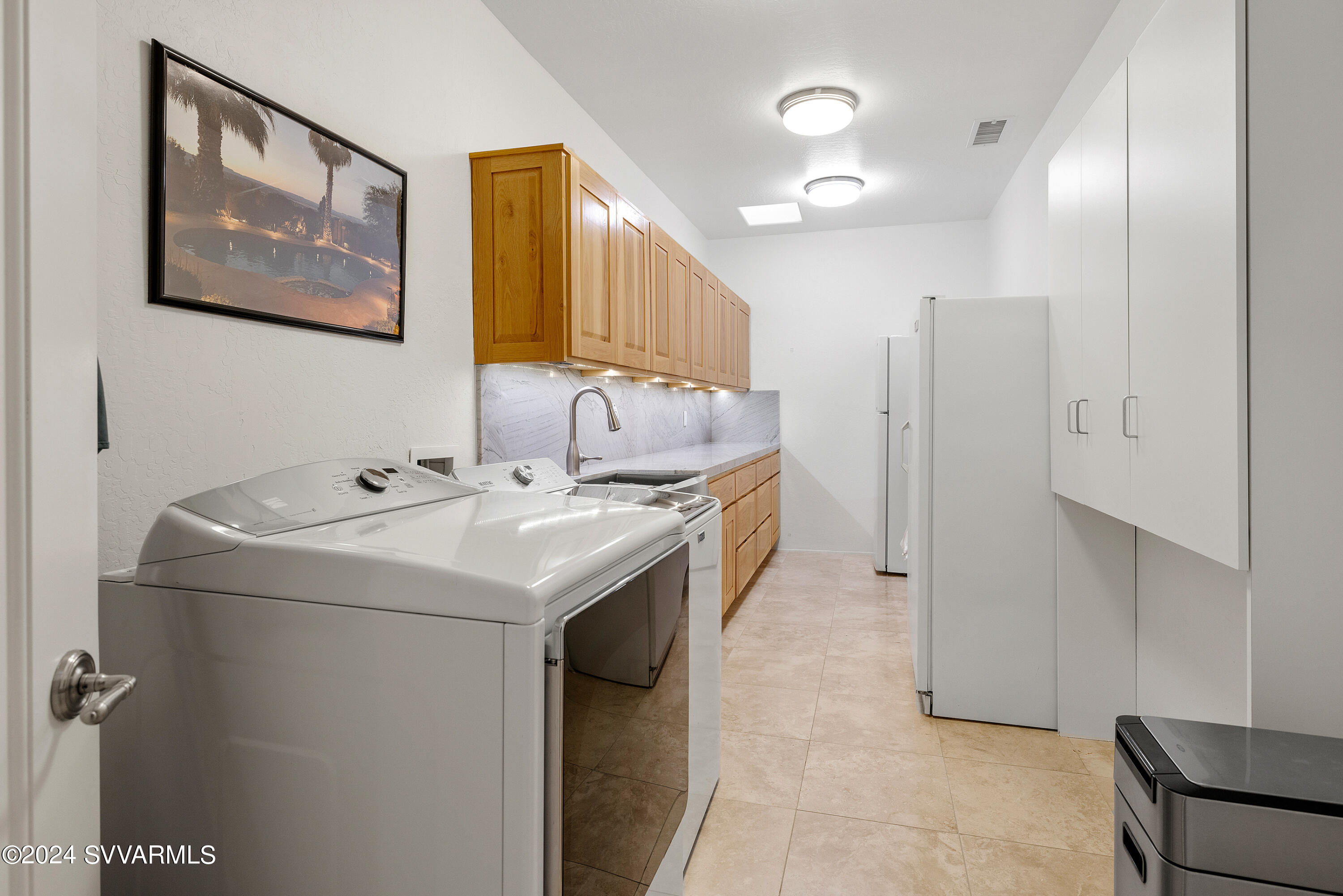 2665 S Peaktop View Drive