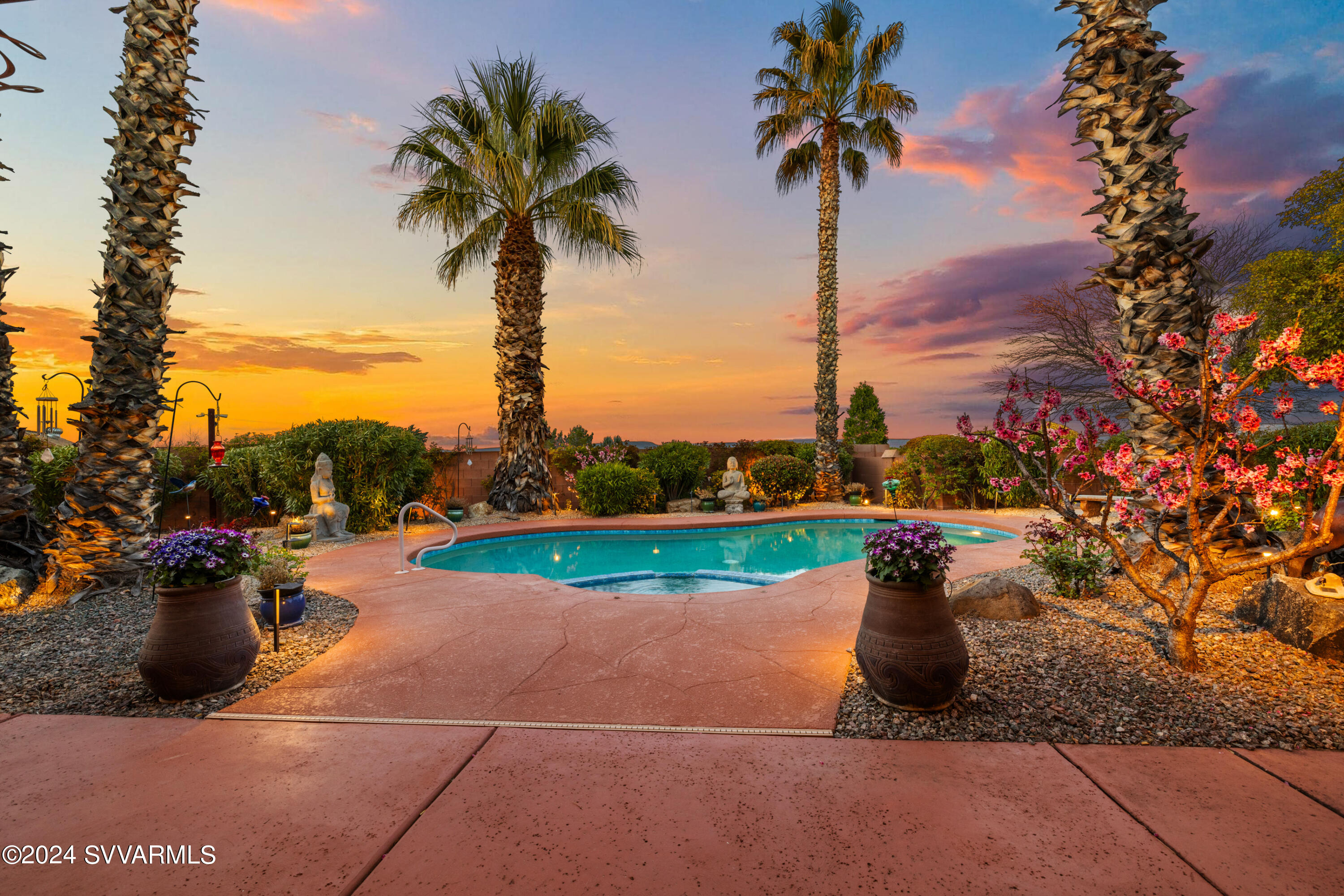 2665 S Peaktop View Drive