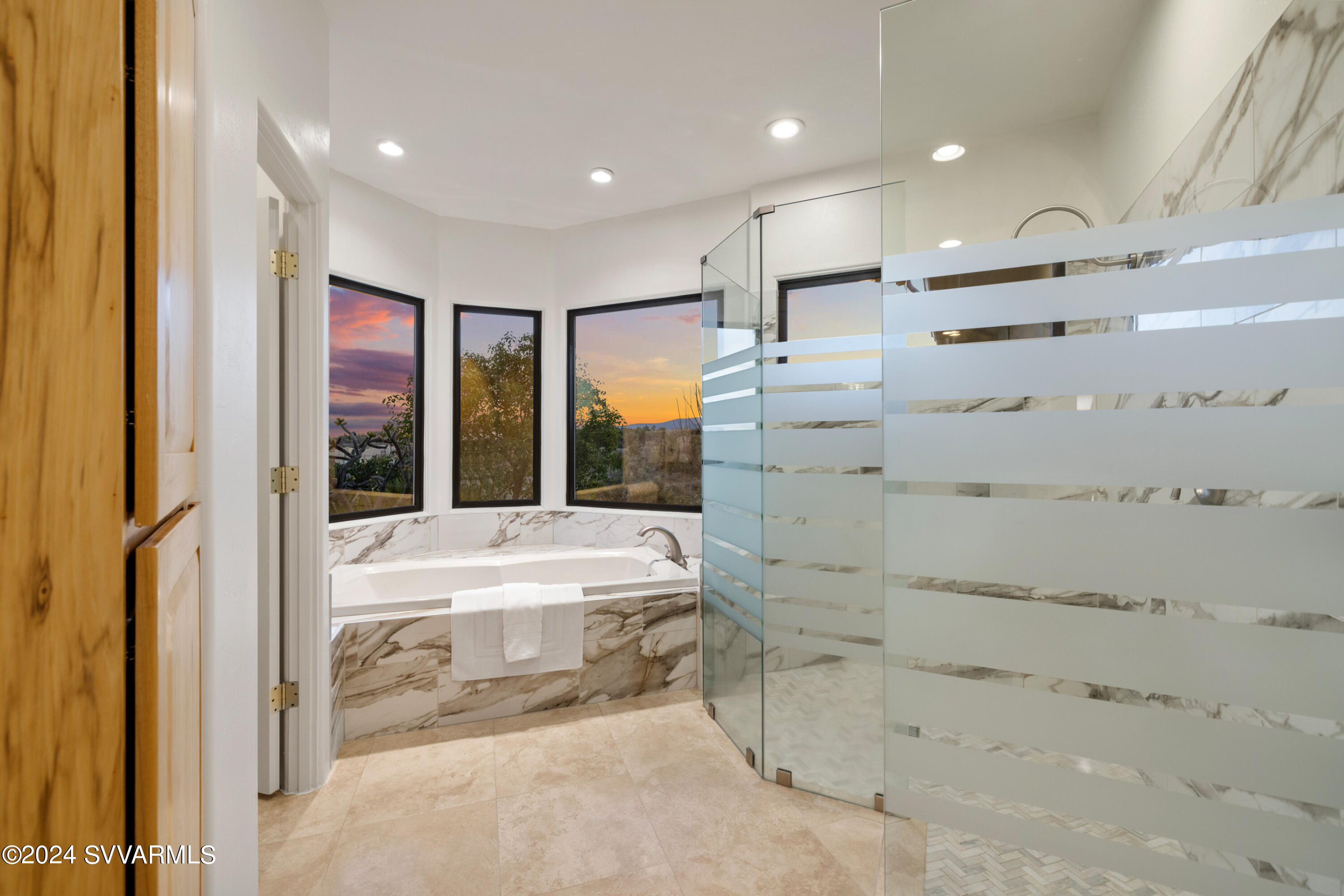 2665 S Peaktop View Drive