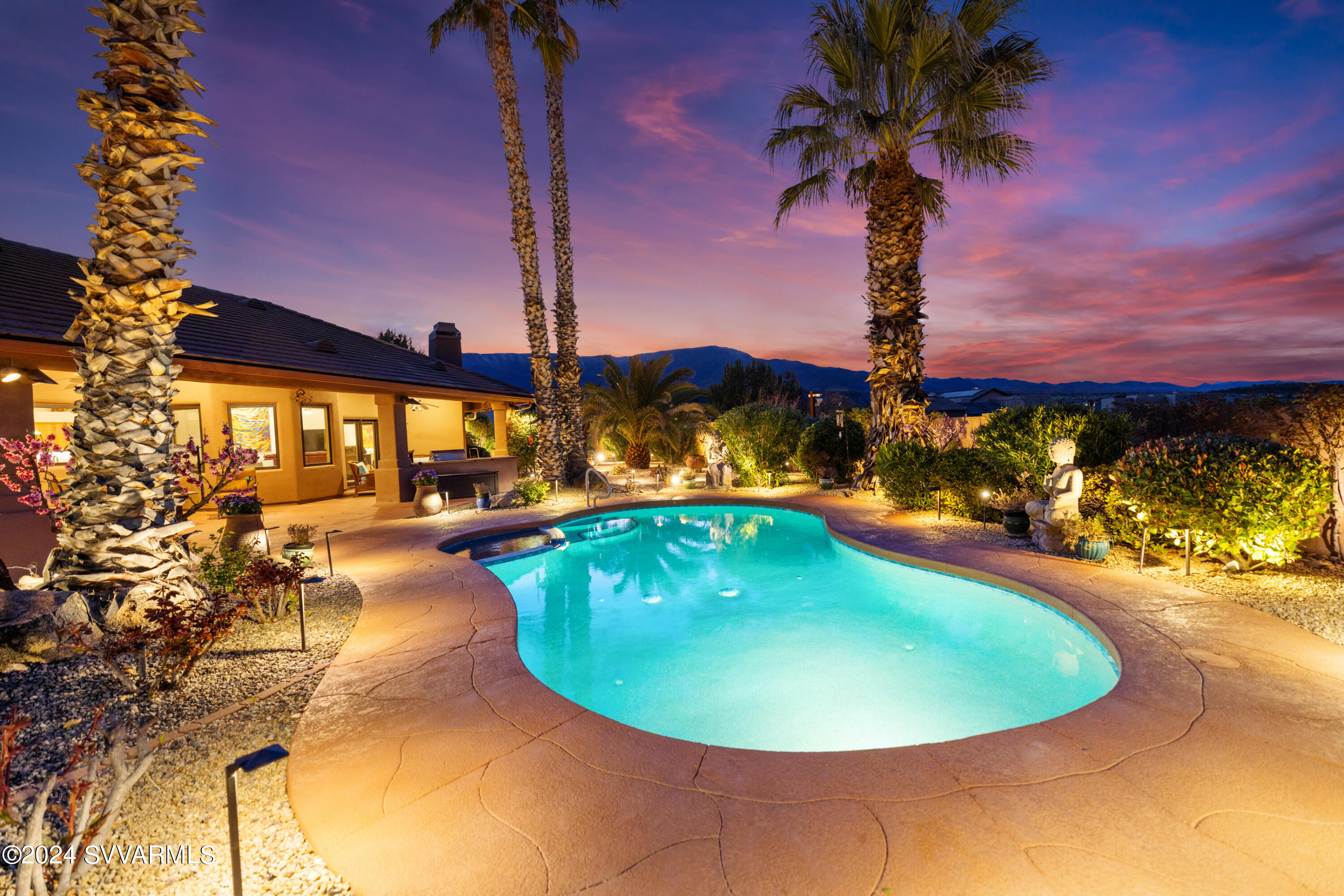 2665 S Peaktop View Drive