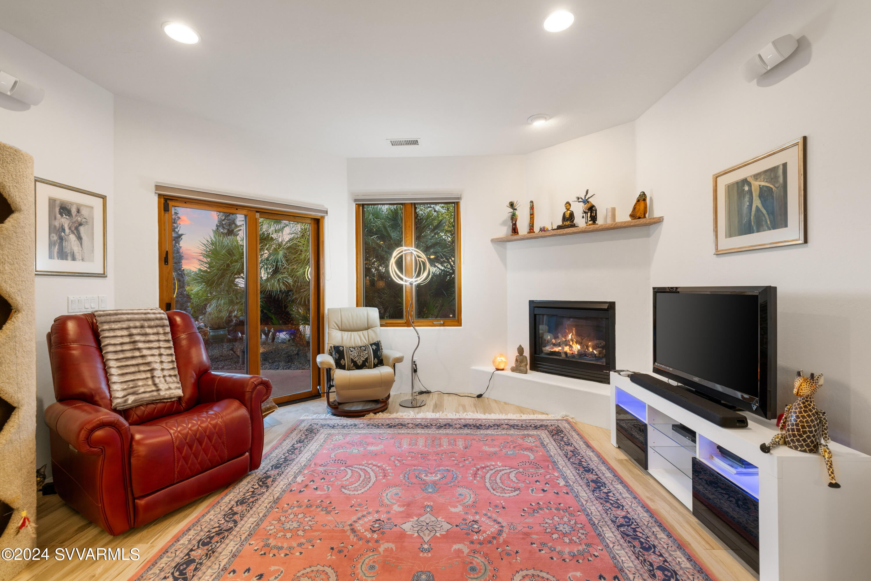 2665 S Peaktop View Drive