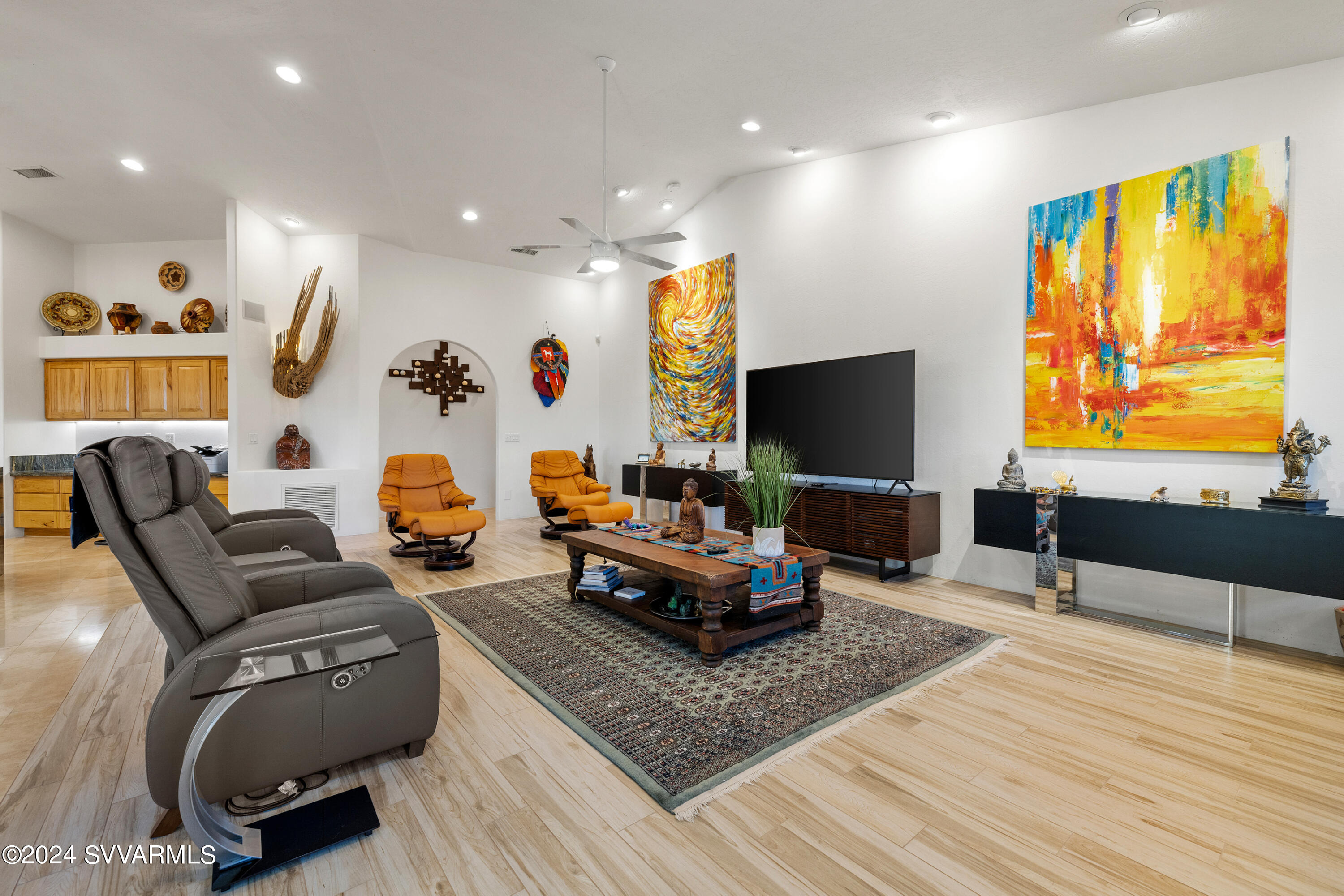 2665 S Peaktop View Drive