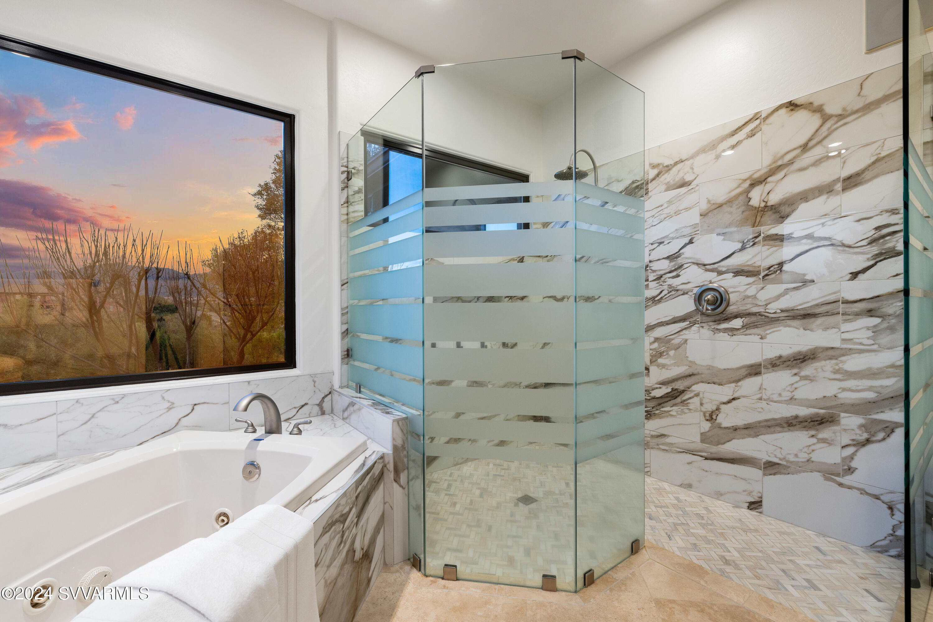 2665 S Peaktop View Drive