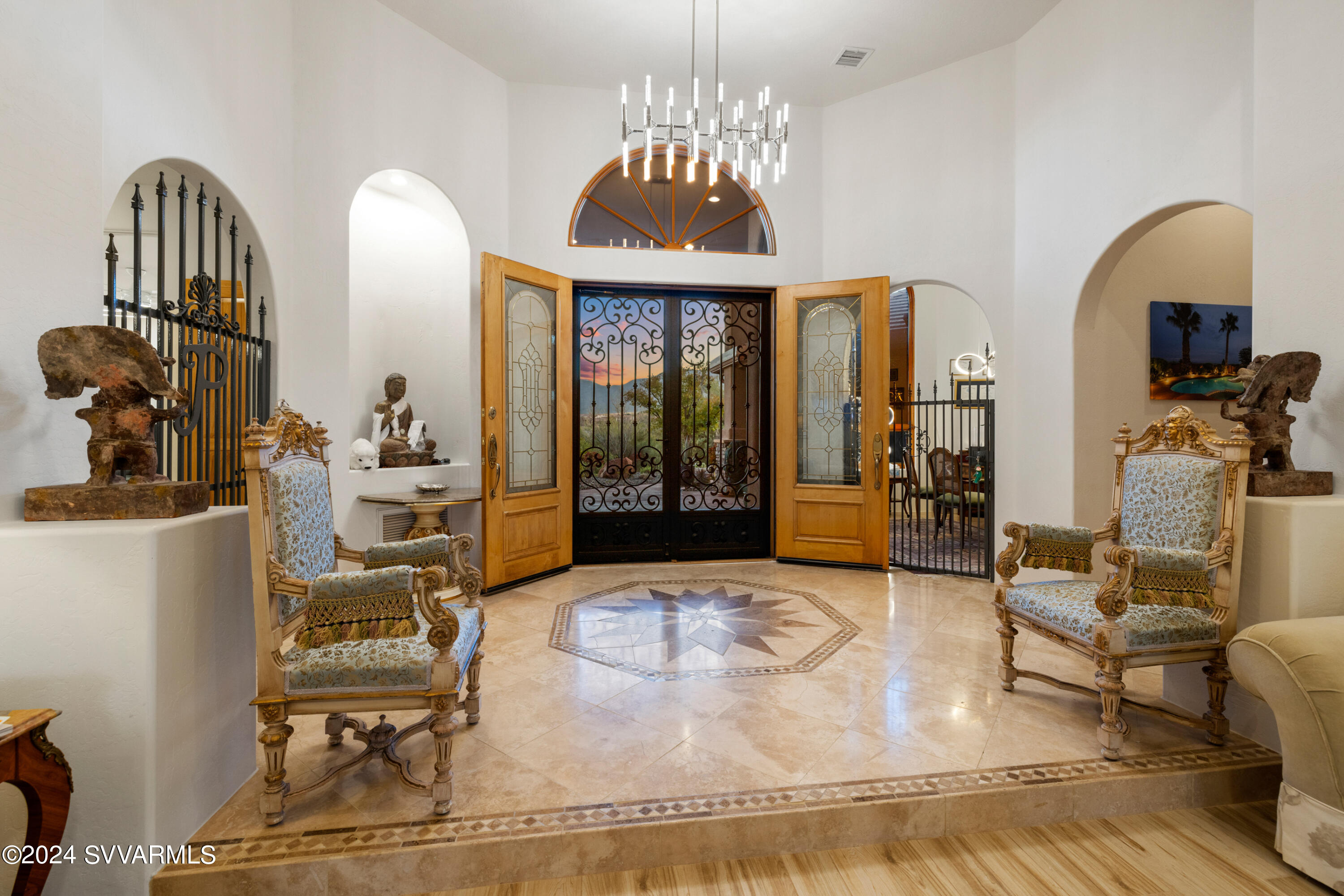 2665 S Peaktop View Drive