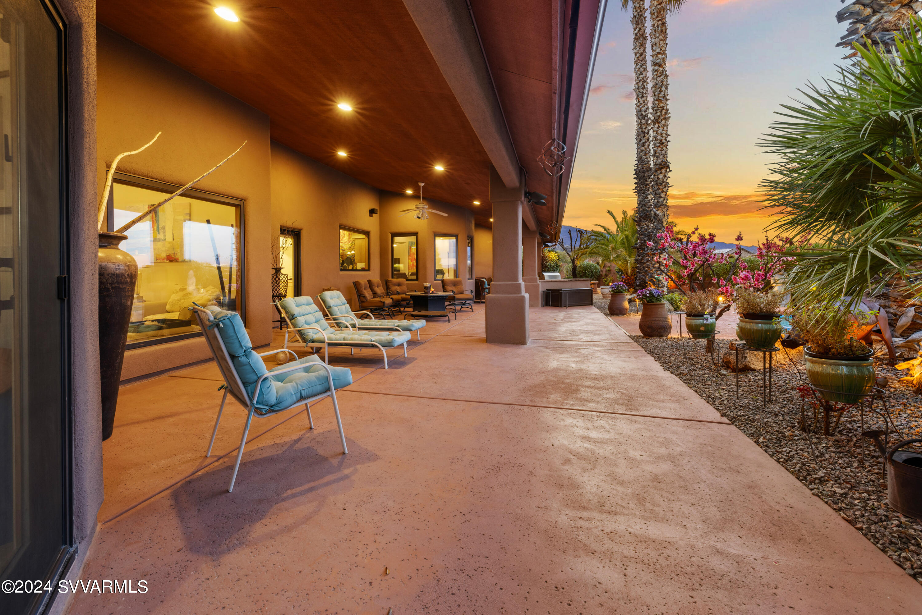 2665 S Peaktop View Drive