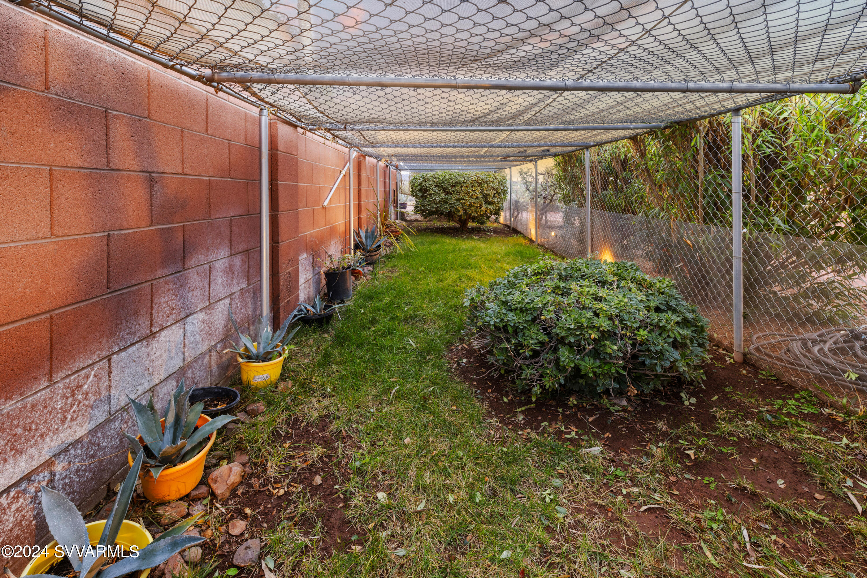 2665 S Peaktop View Drive