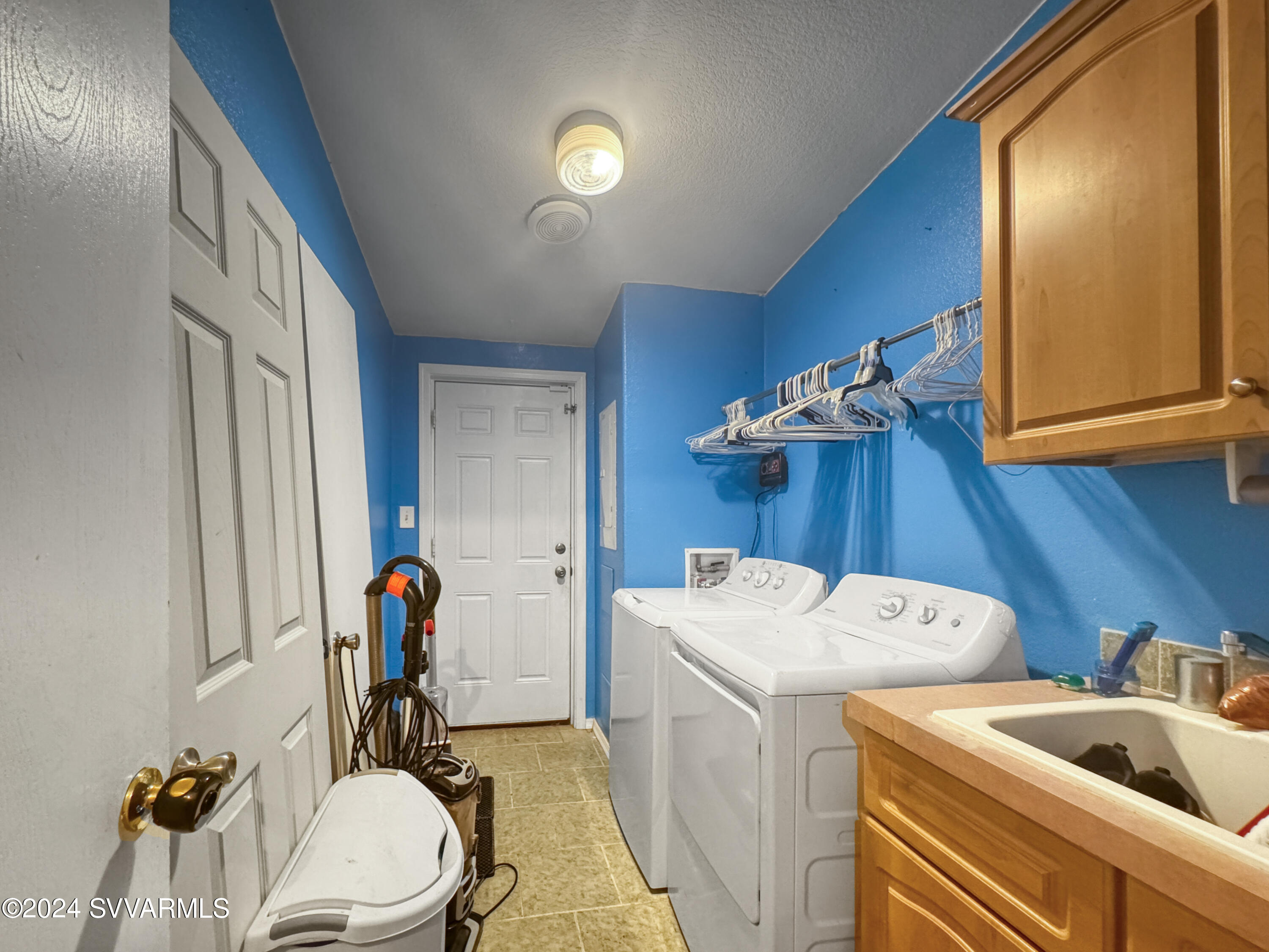 1120 S Territory Trail