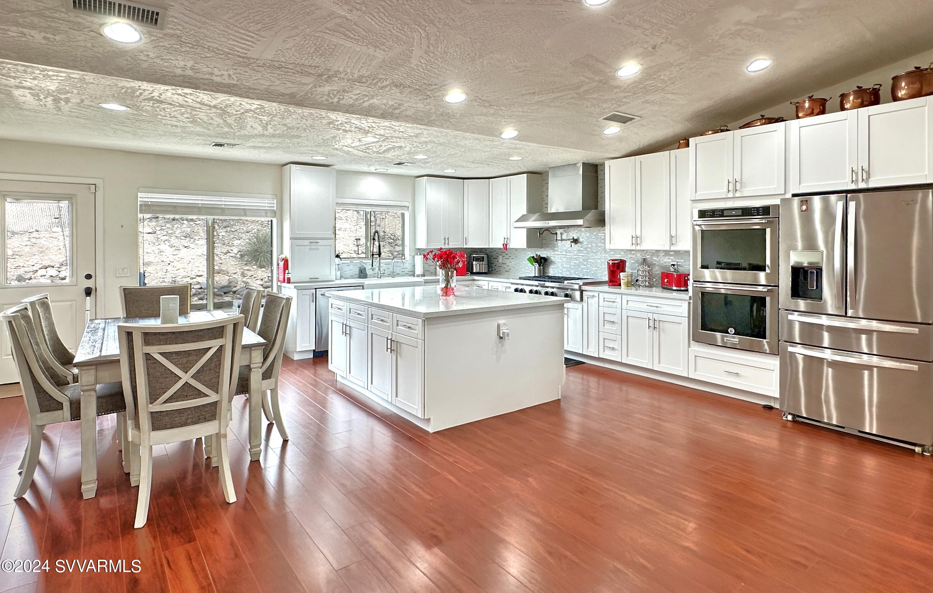 10600 E Valley View Drive