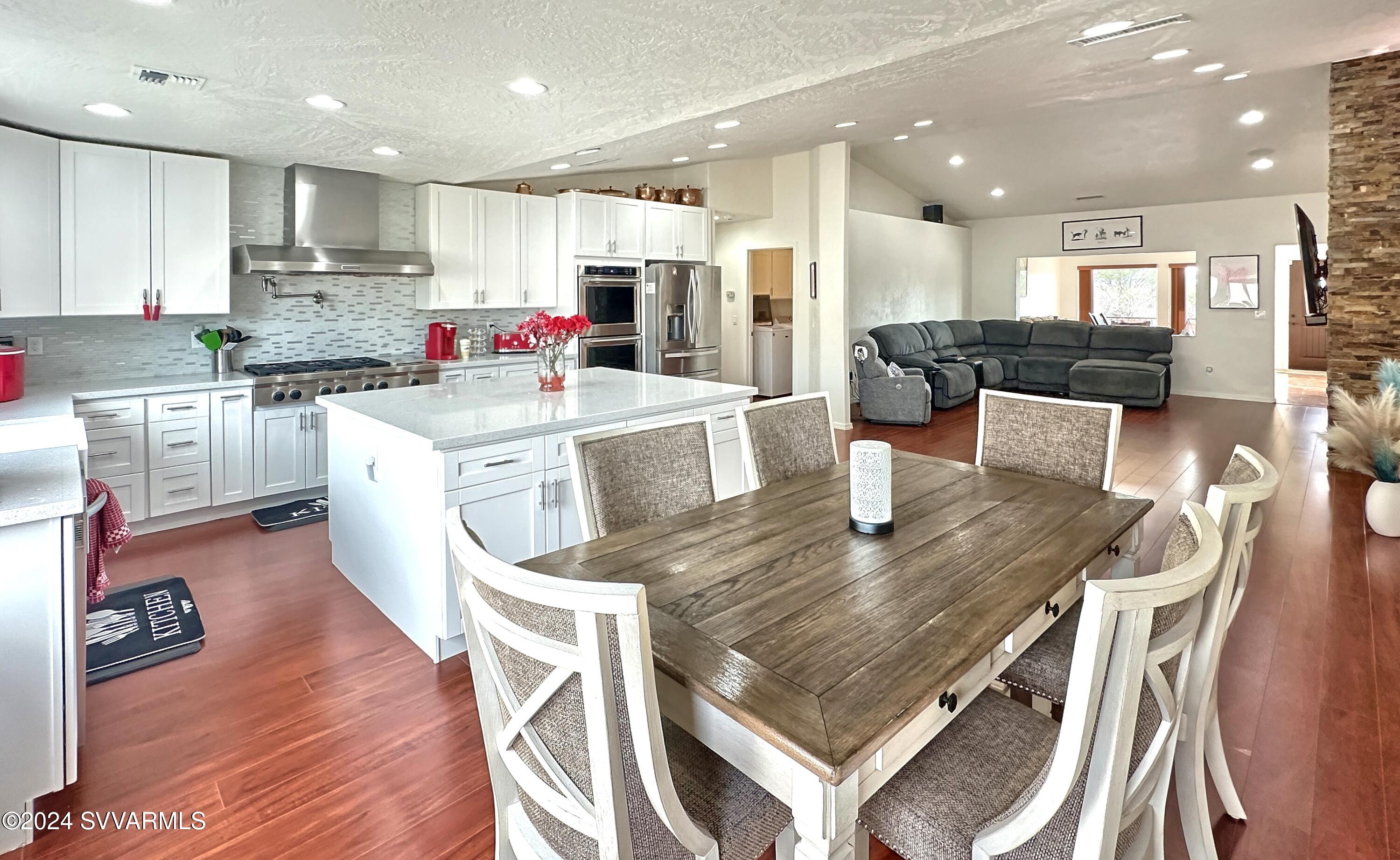 10600 E Valley View Drive