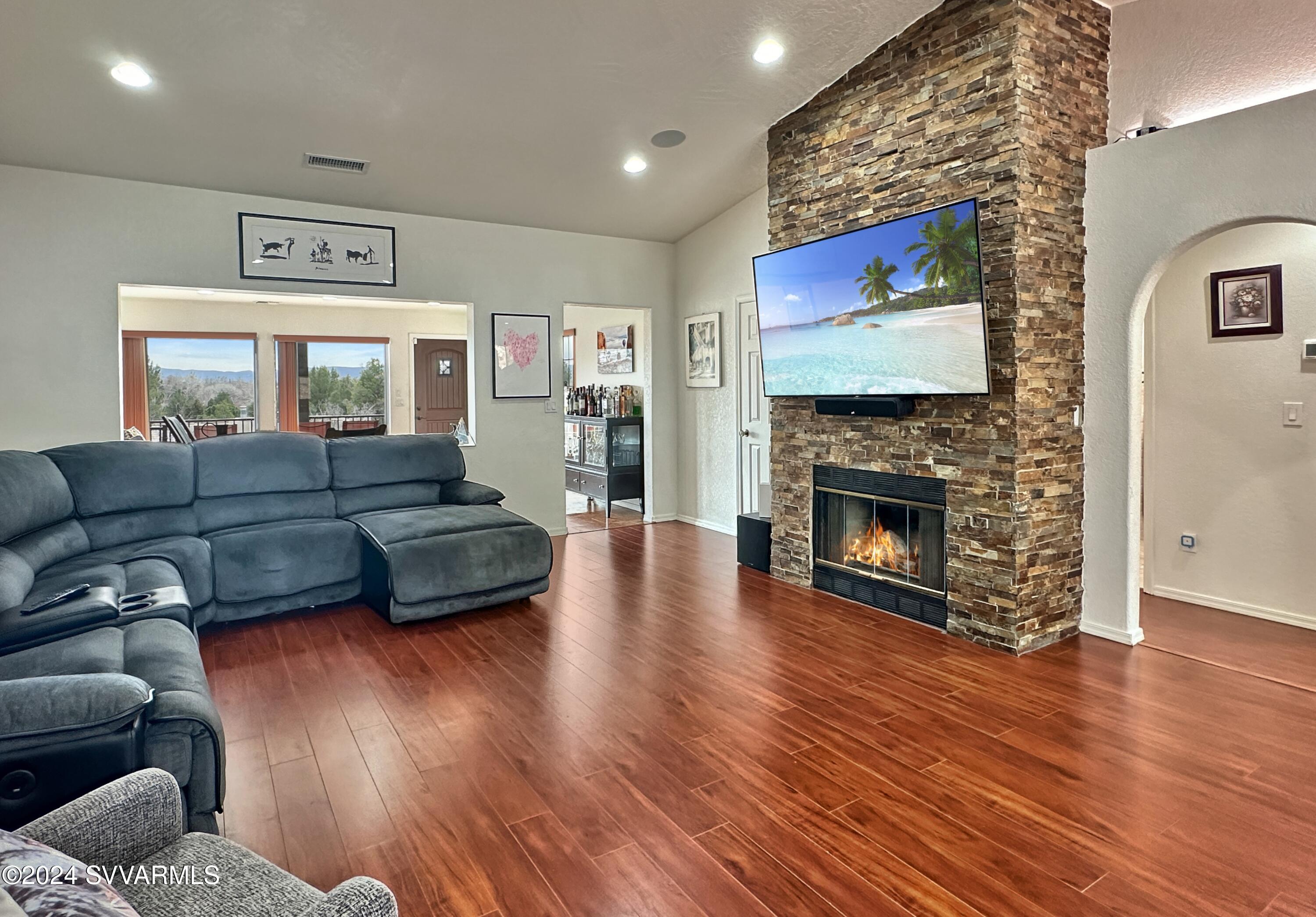 10600 E Valley View Drive