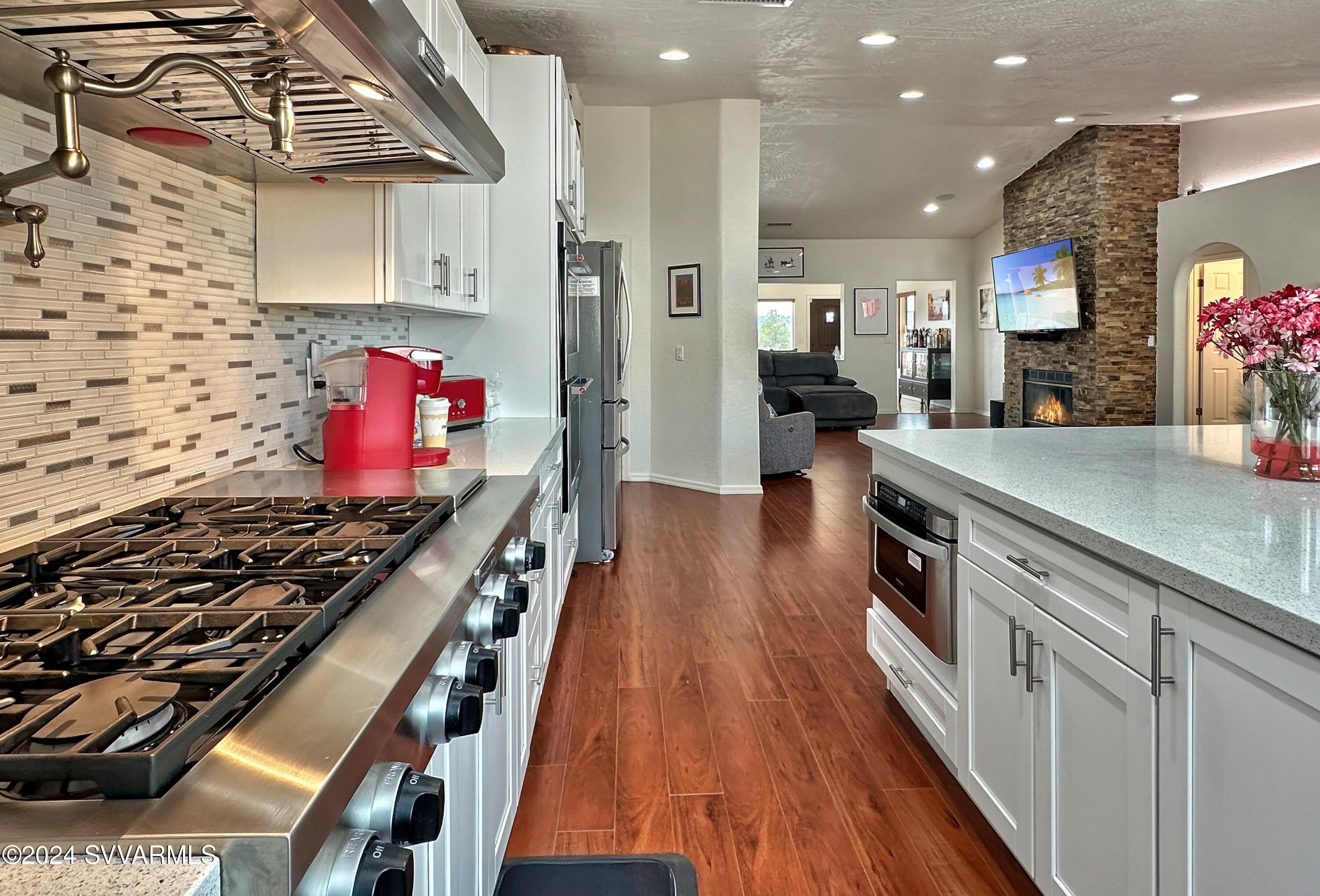 10600 E Valley View Drive