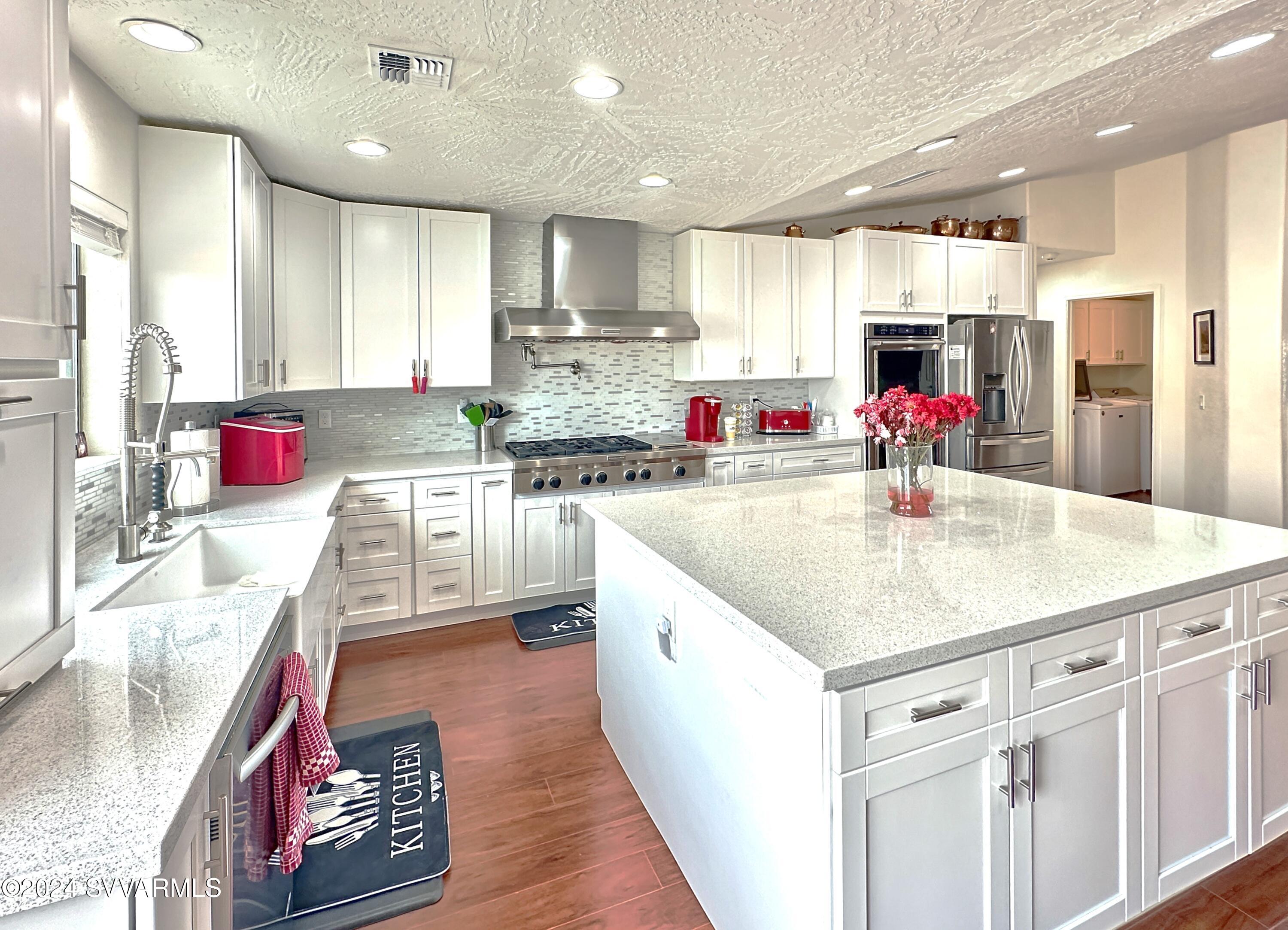 10600 E Valley View Drive