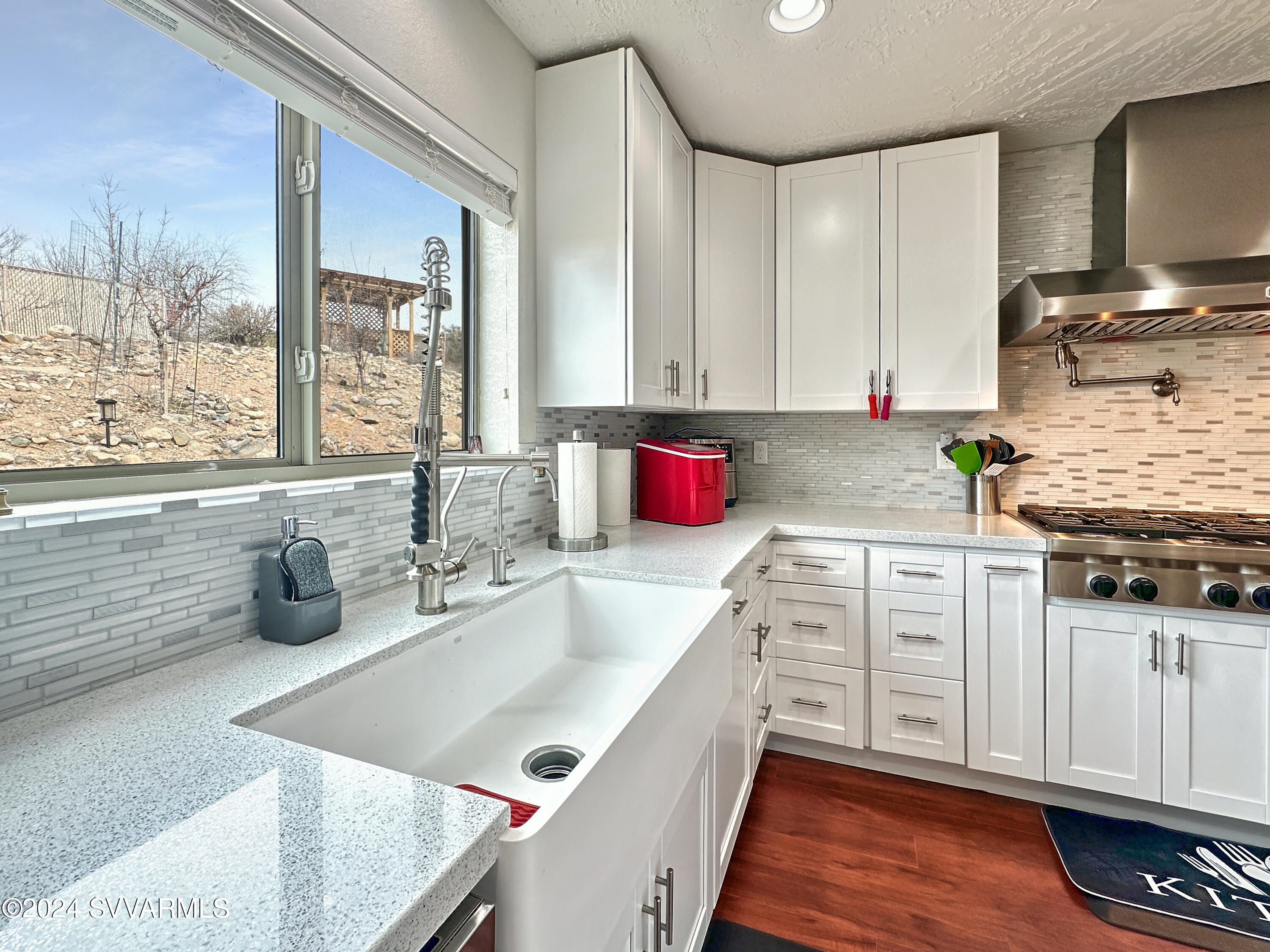 10600 E Valley View Drive