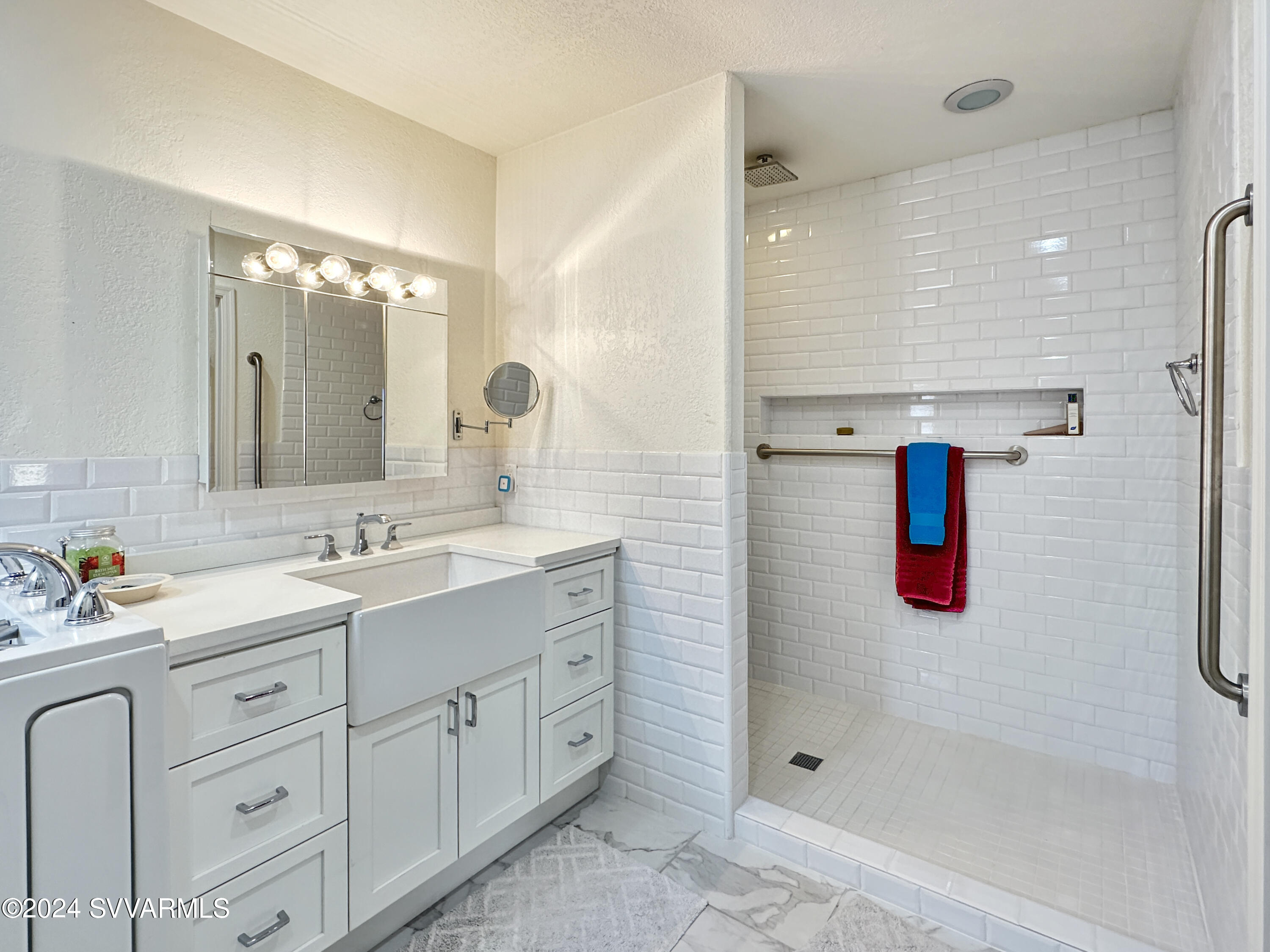 10600 E Valley View Drive