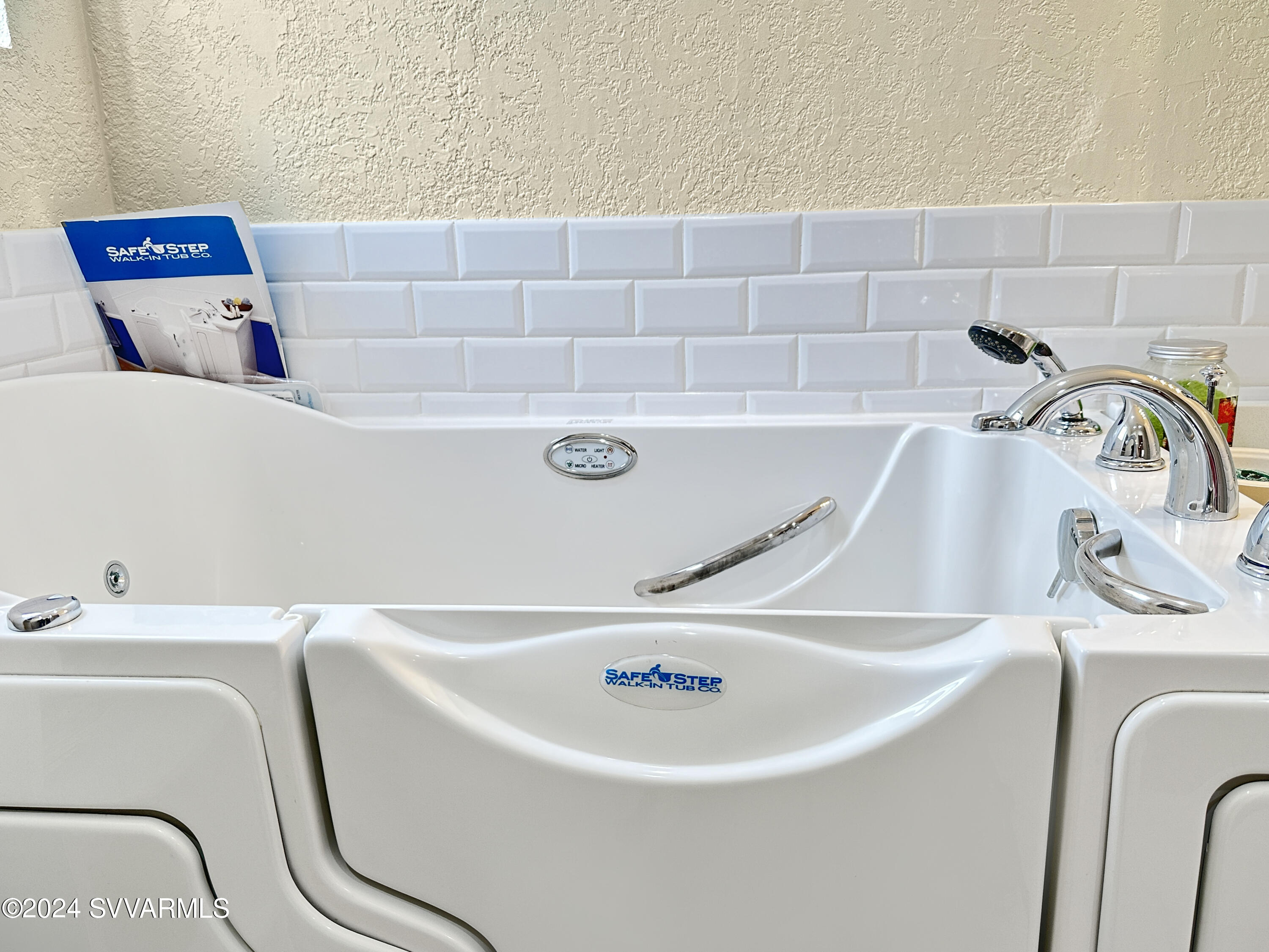 10600 E Valley View Drive