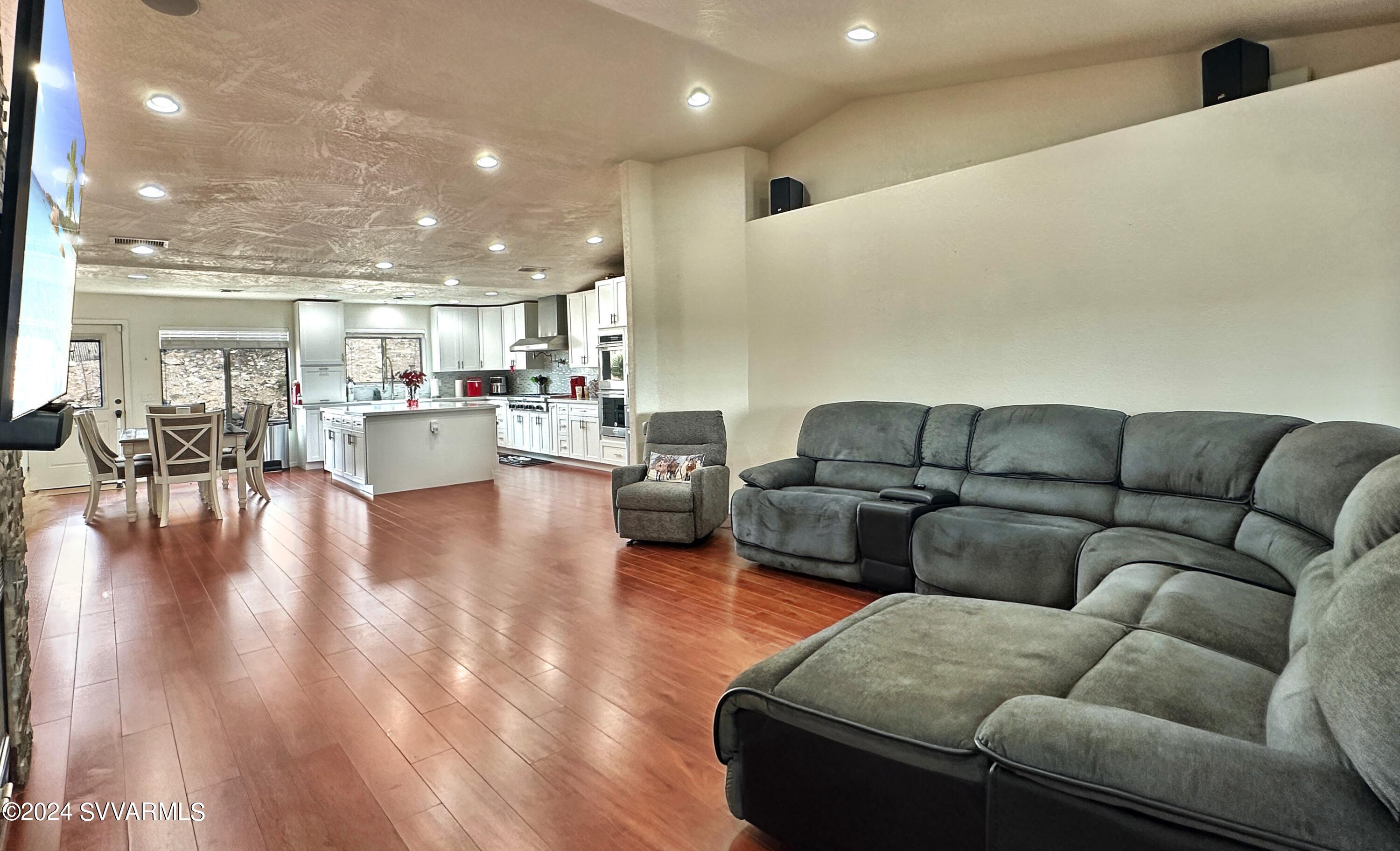 10600 E Valley View Drive