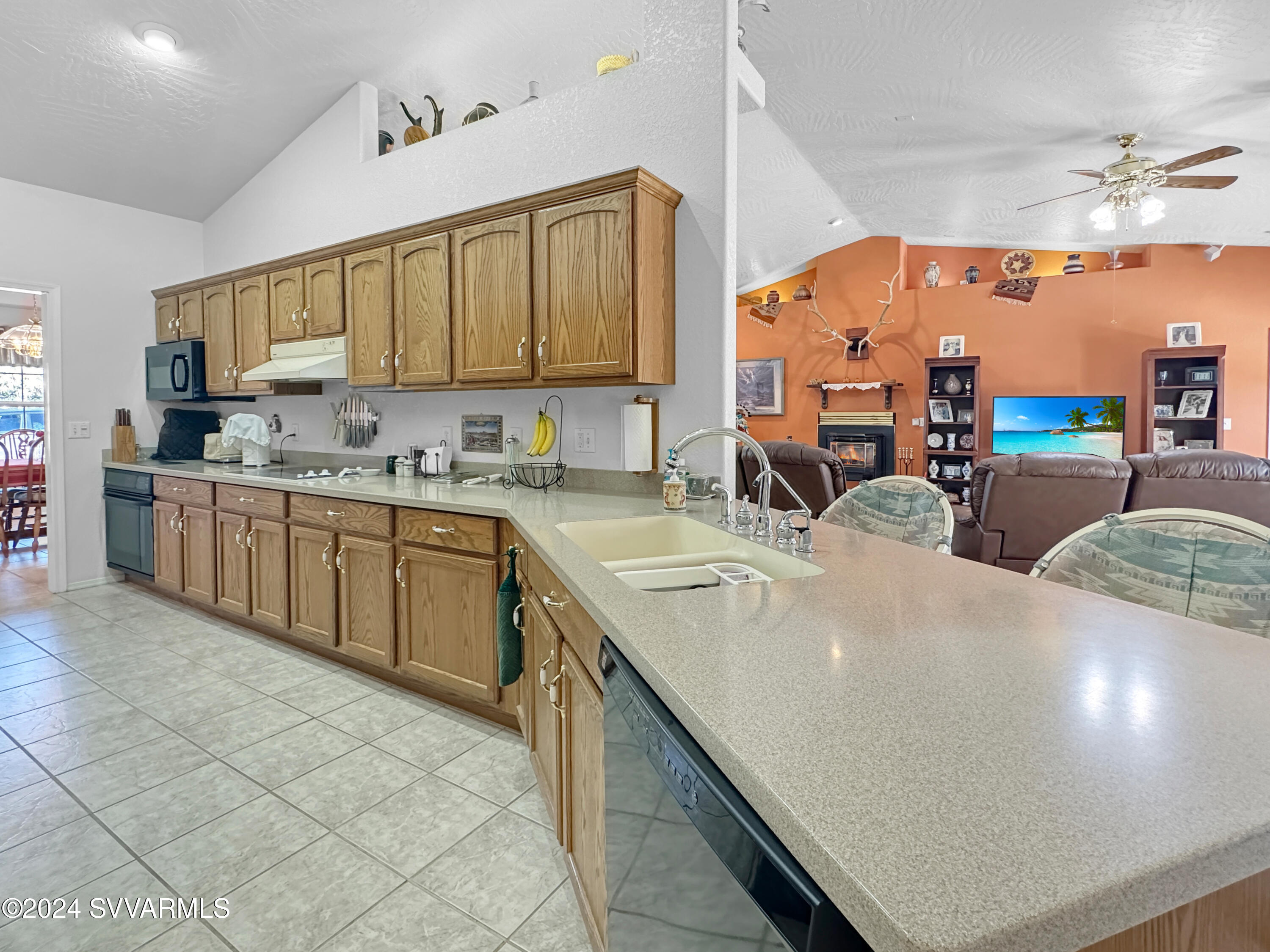 3695 E Juniper Drive