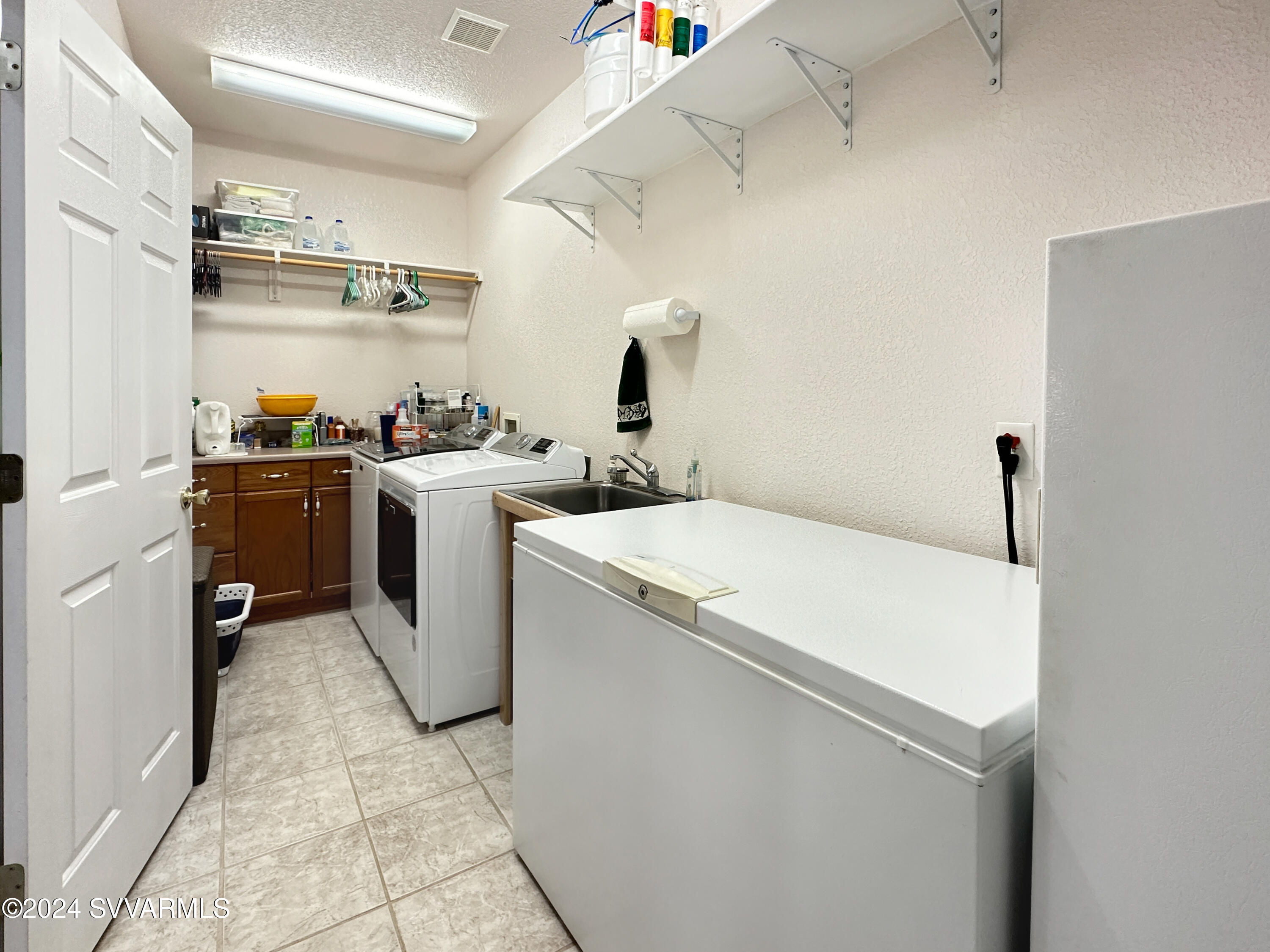 3695 E Juniper Drive