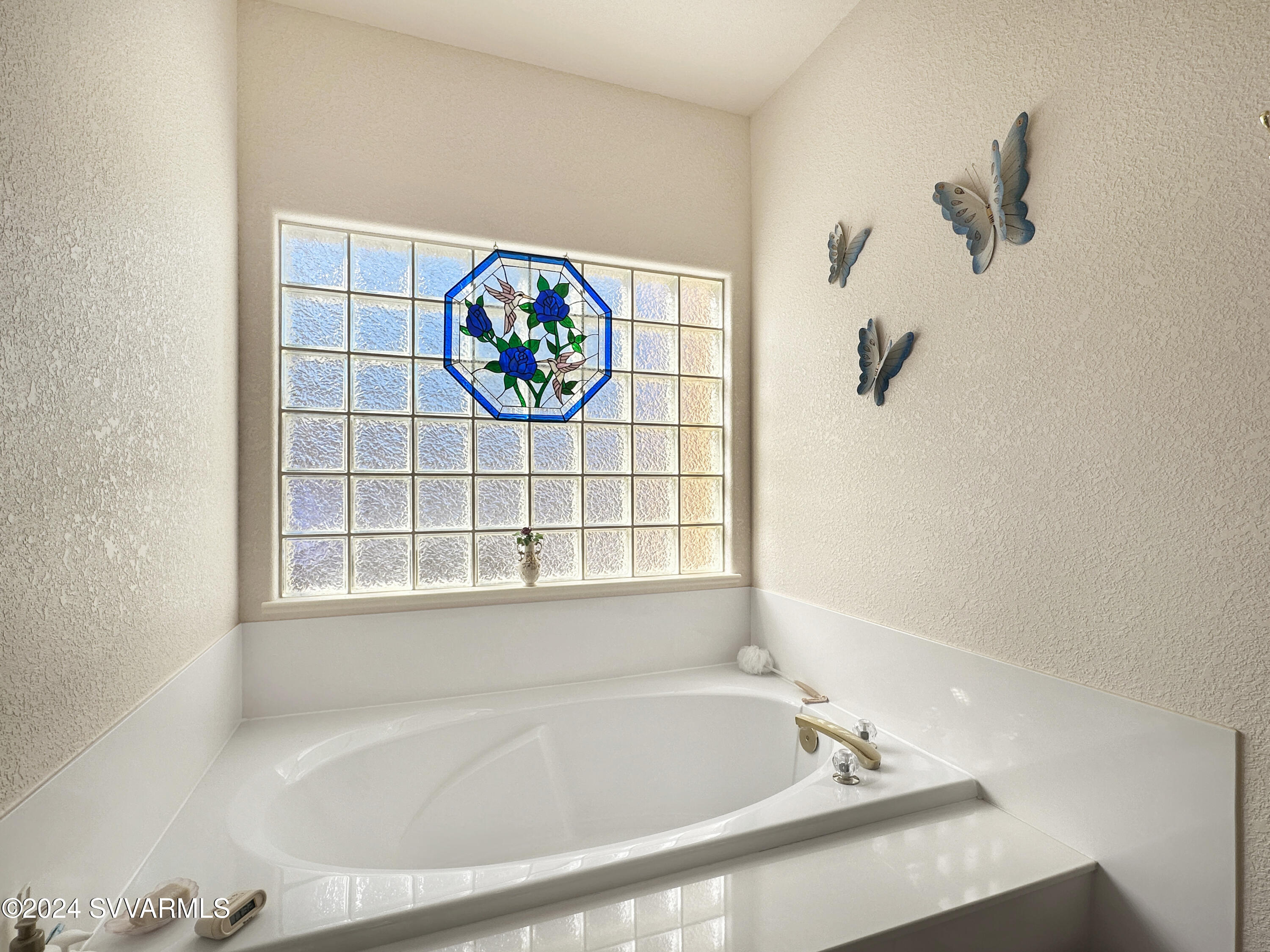 3695 E Juniper Drive