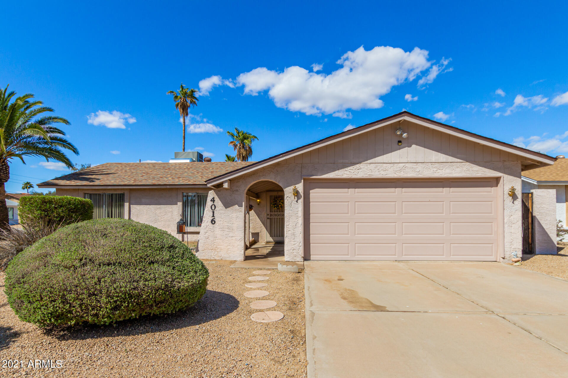4016 E LOUISE Drive