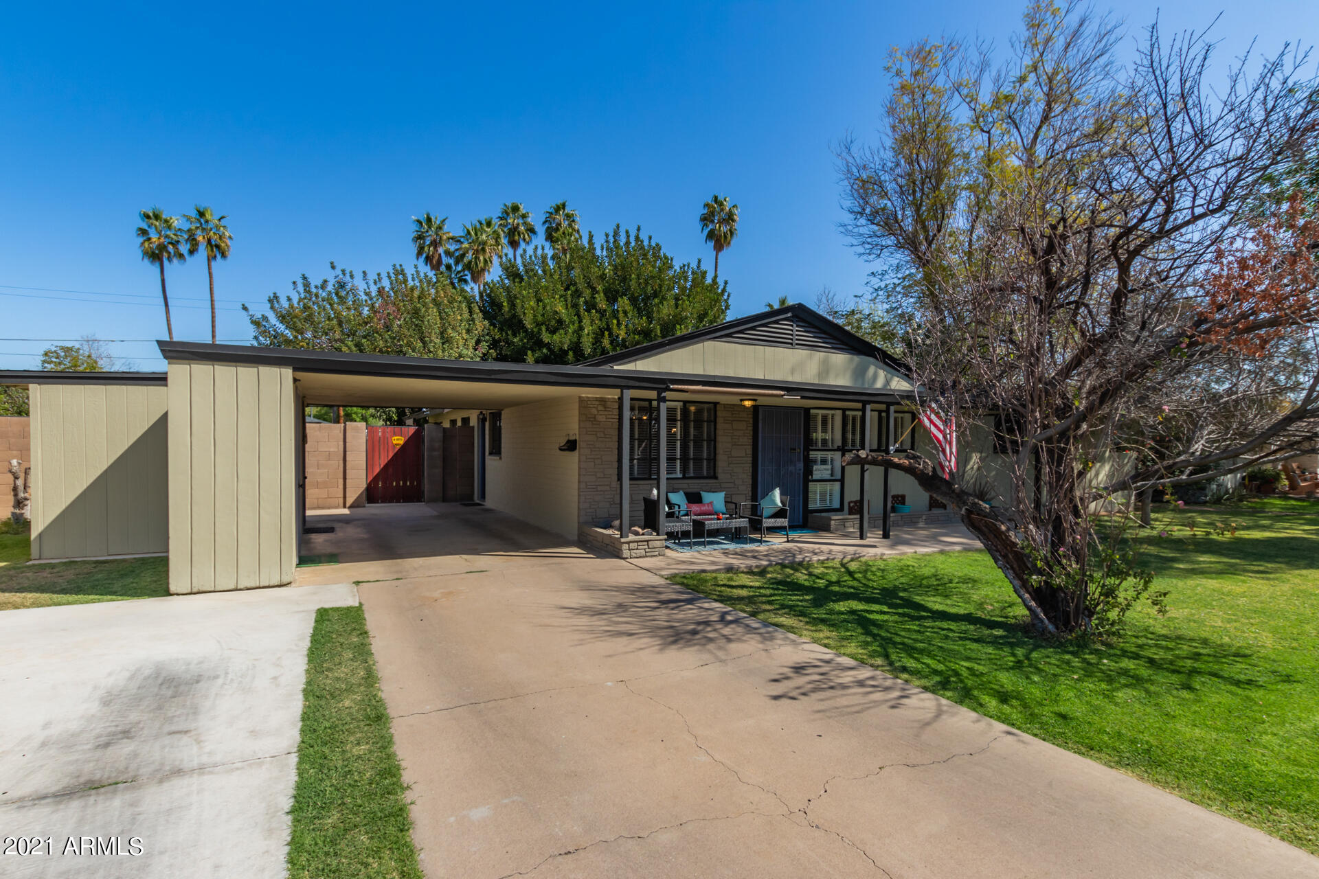 1320 W ROVEY Avenue