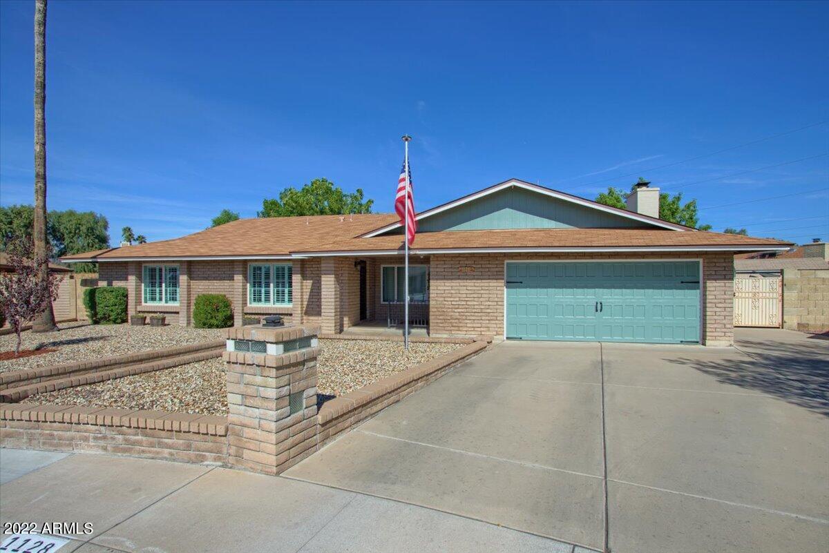 1128 E WESCOTT Drive
