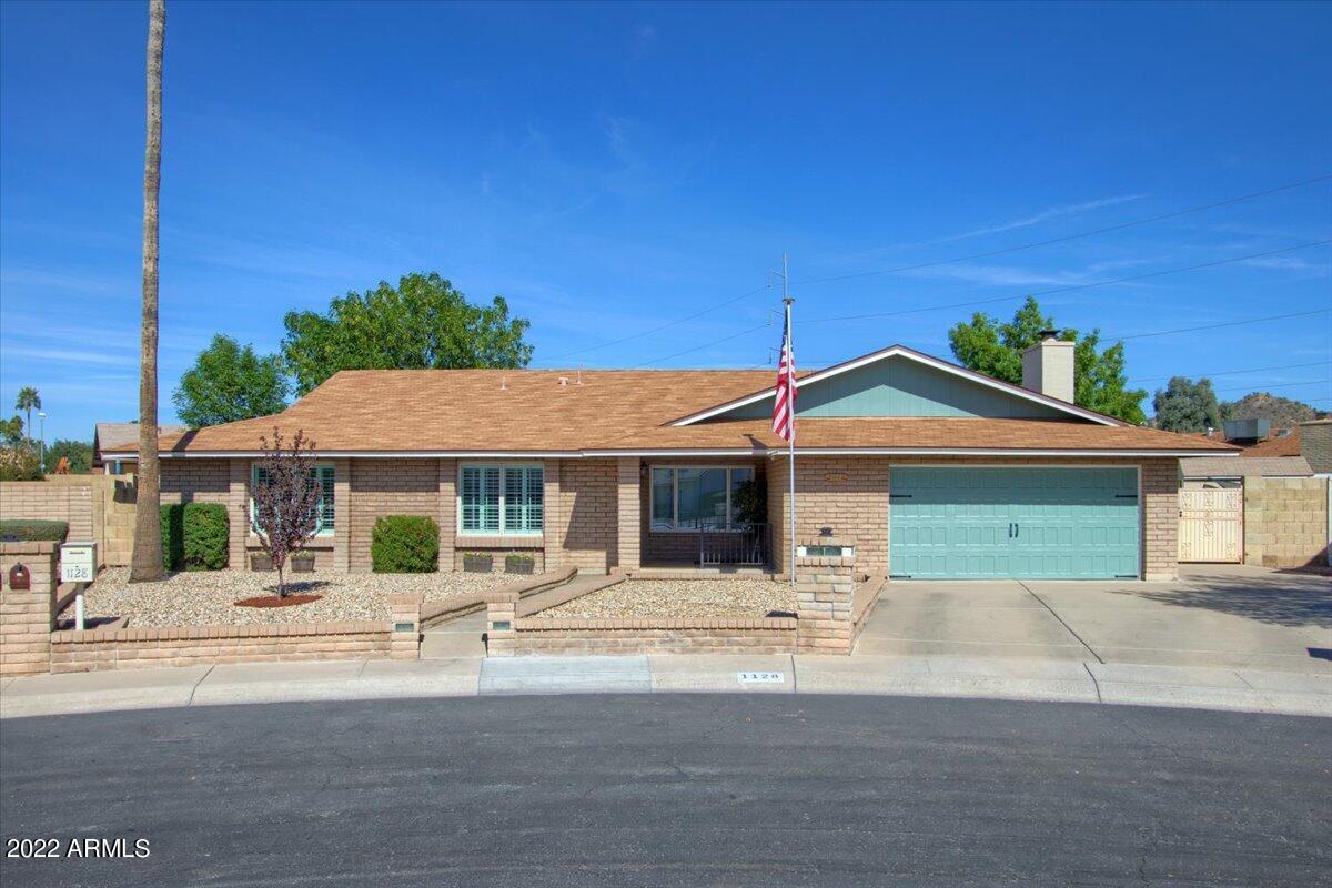 1128 E WESCOTT Drive