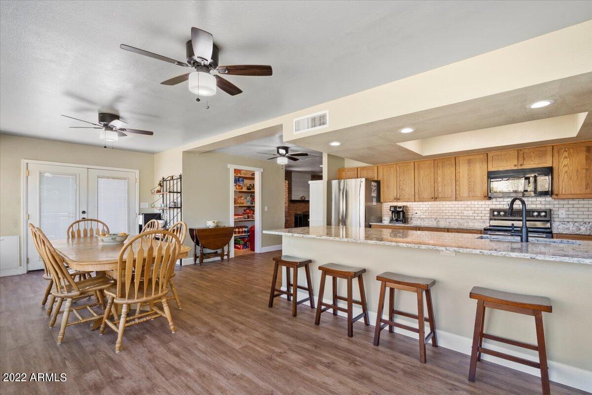 1128 E WESCOTT Drive