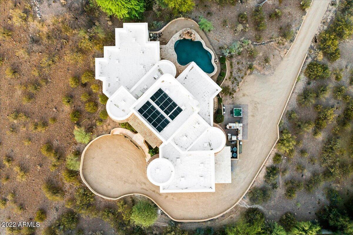 916 E WALTANN Lane