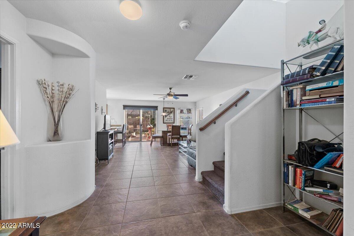 41321 W CAHILL Drive