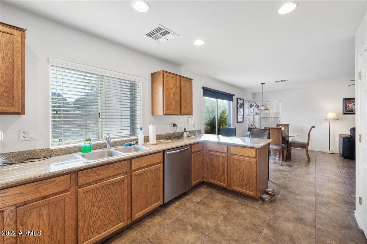 41321 W CAHILL Drive