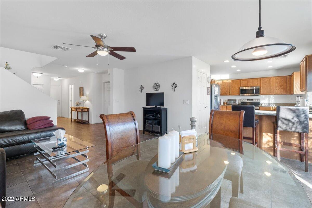 41321 W CAHILL Drive