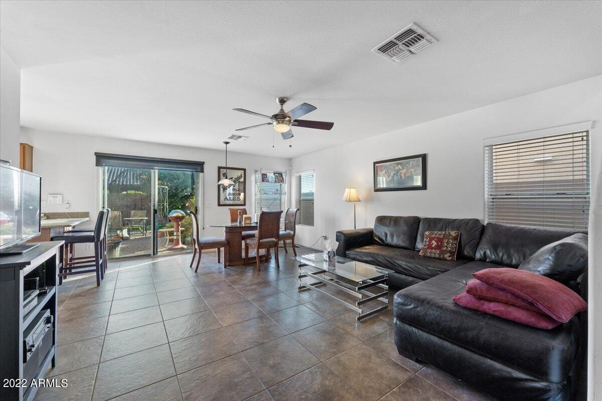 41321 W CAHILL Drive