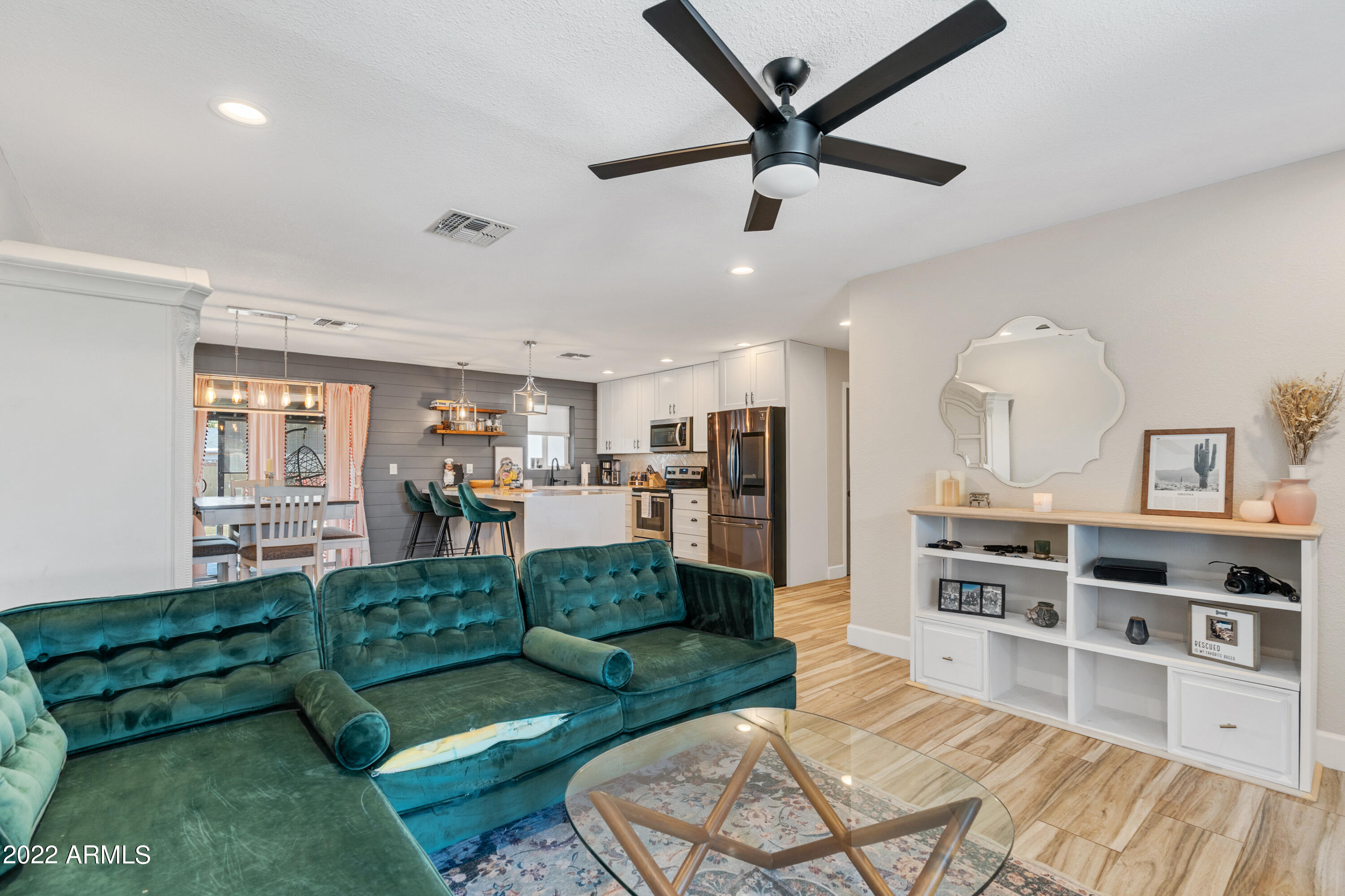 2239 W OSBORN Road