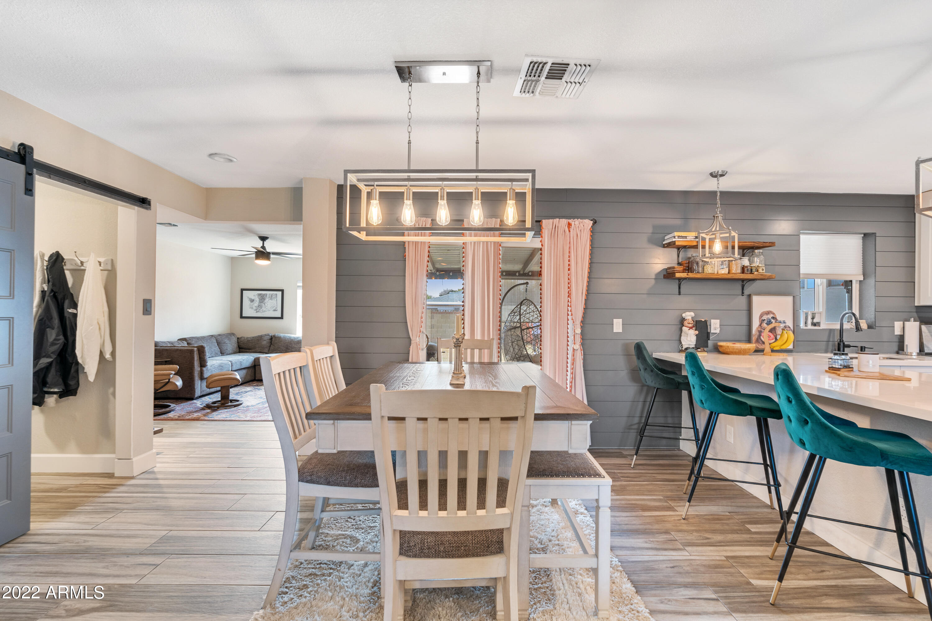 2239 W OSBORN Road