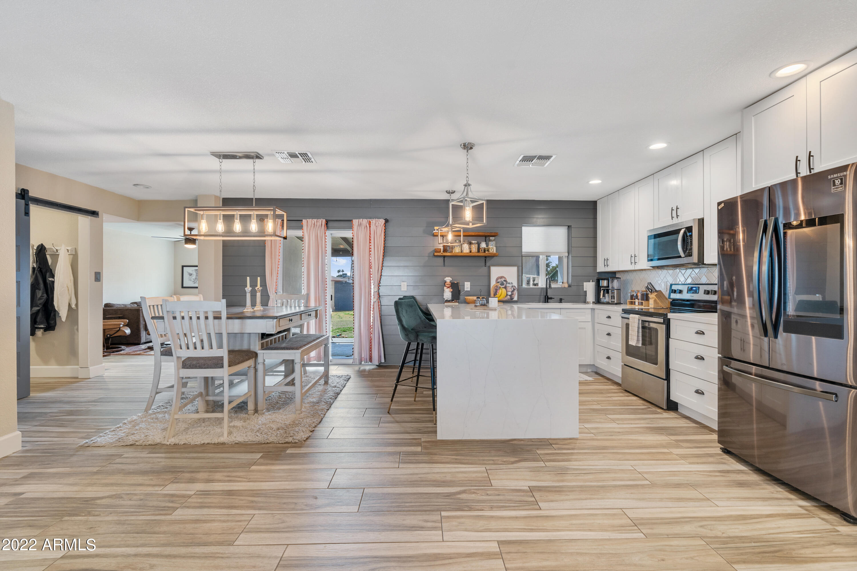 2239 W OSBORN Road