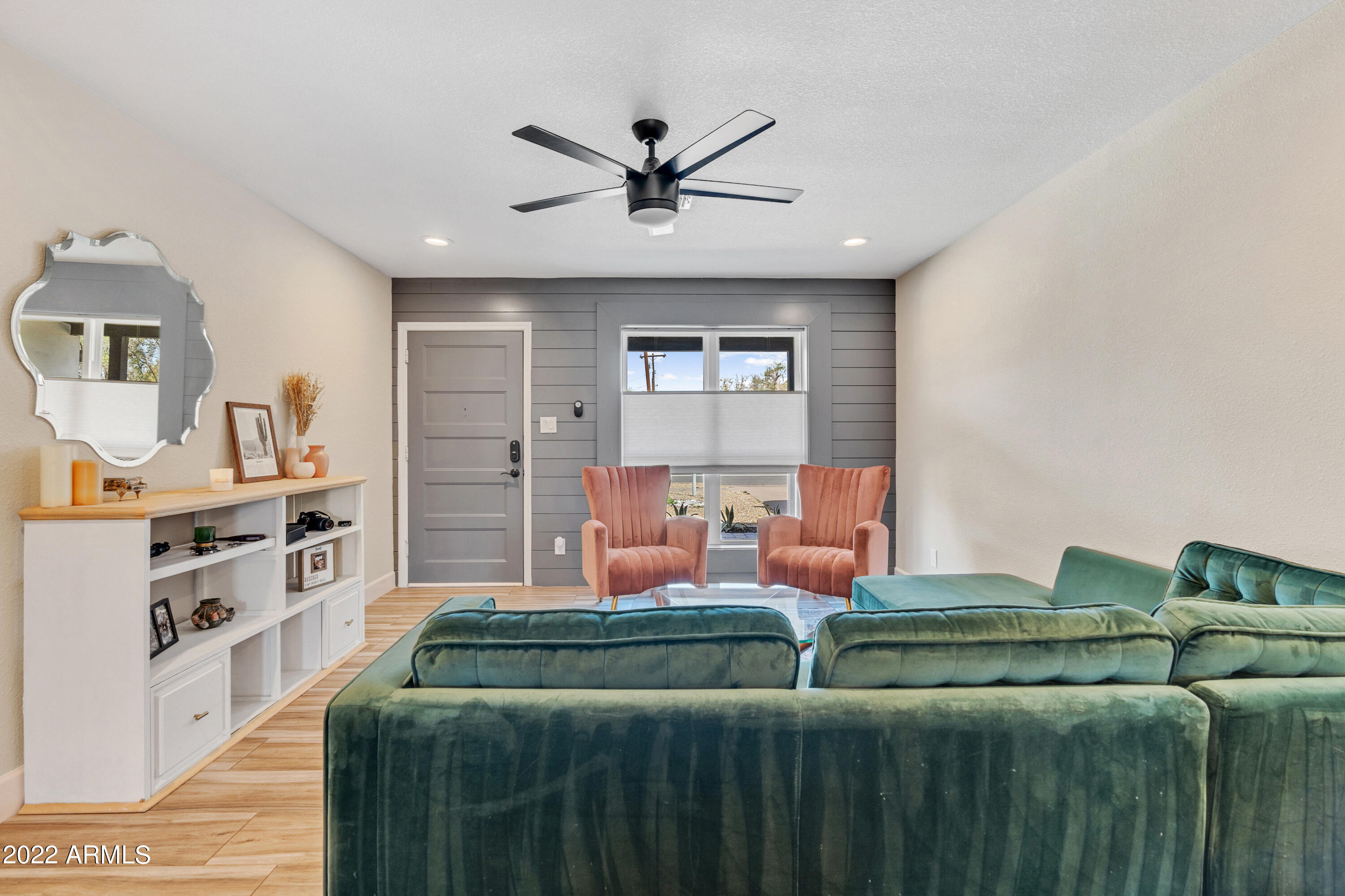 2239 W OSBORN Road