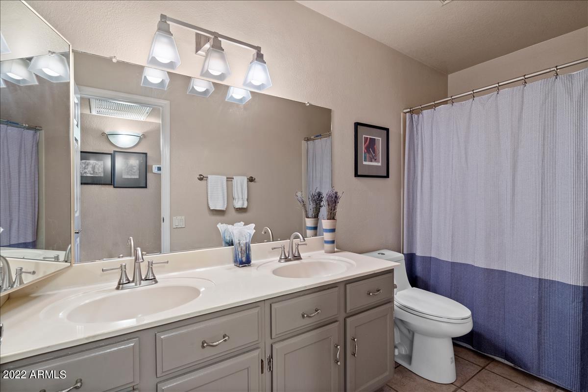1353 E BRENTRUP Drive