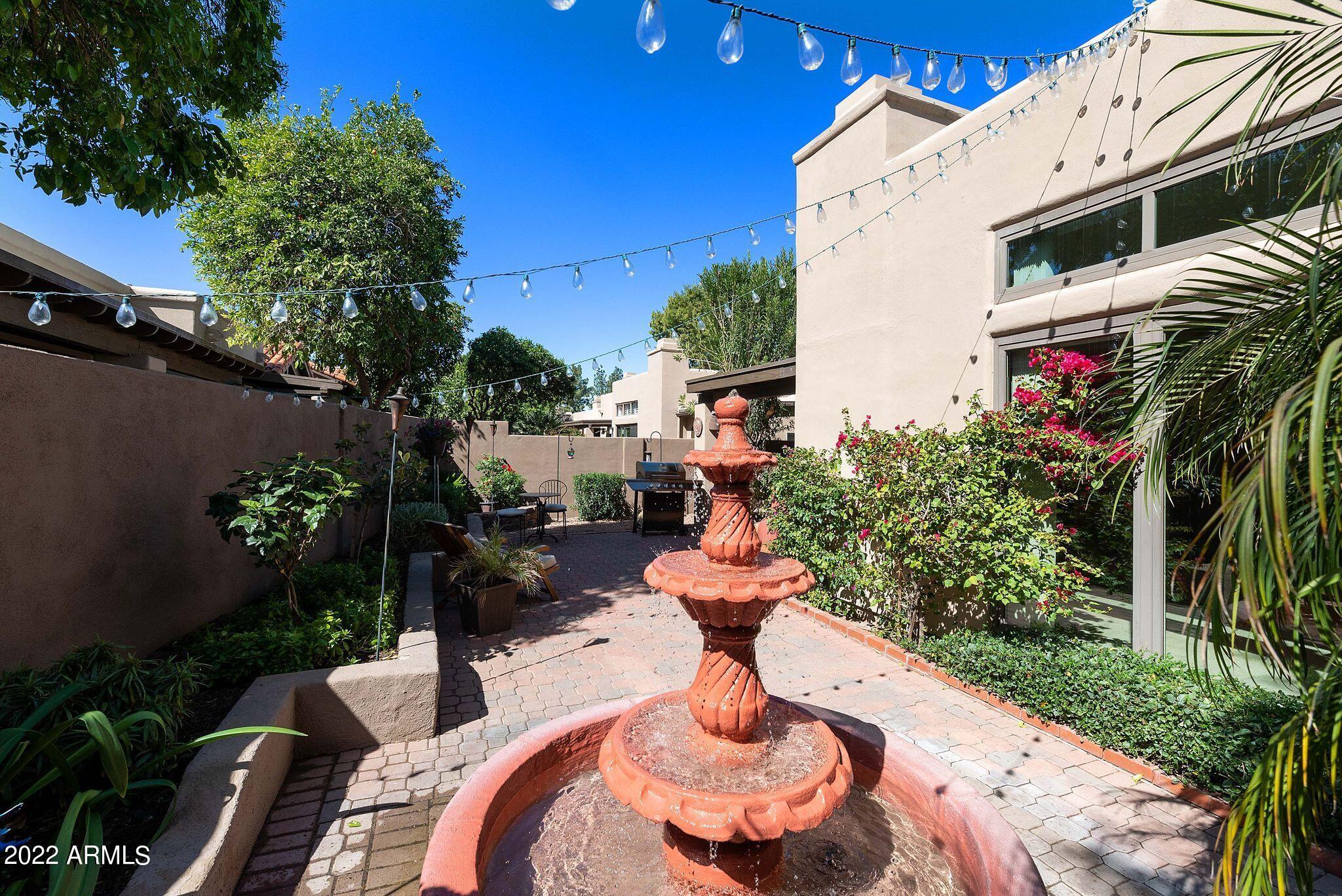 4131 E ALTADENA Avenue
