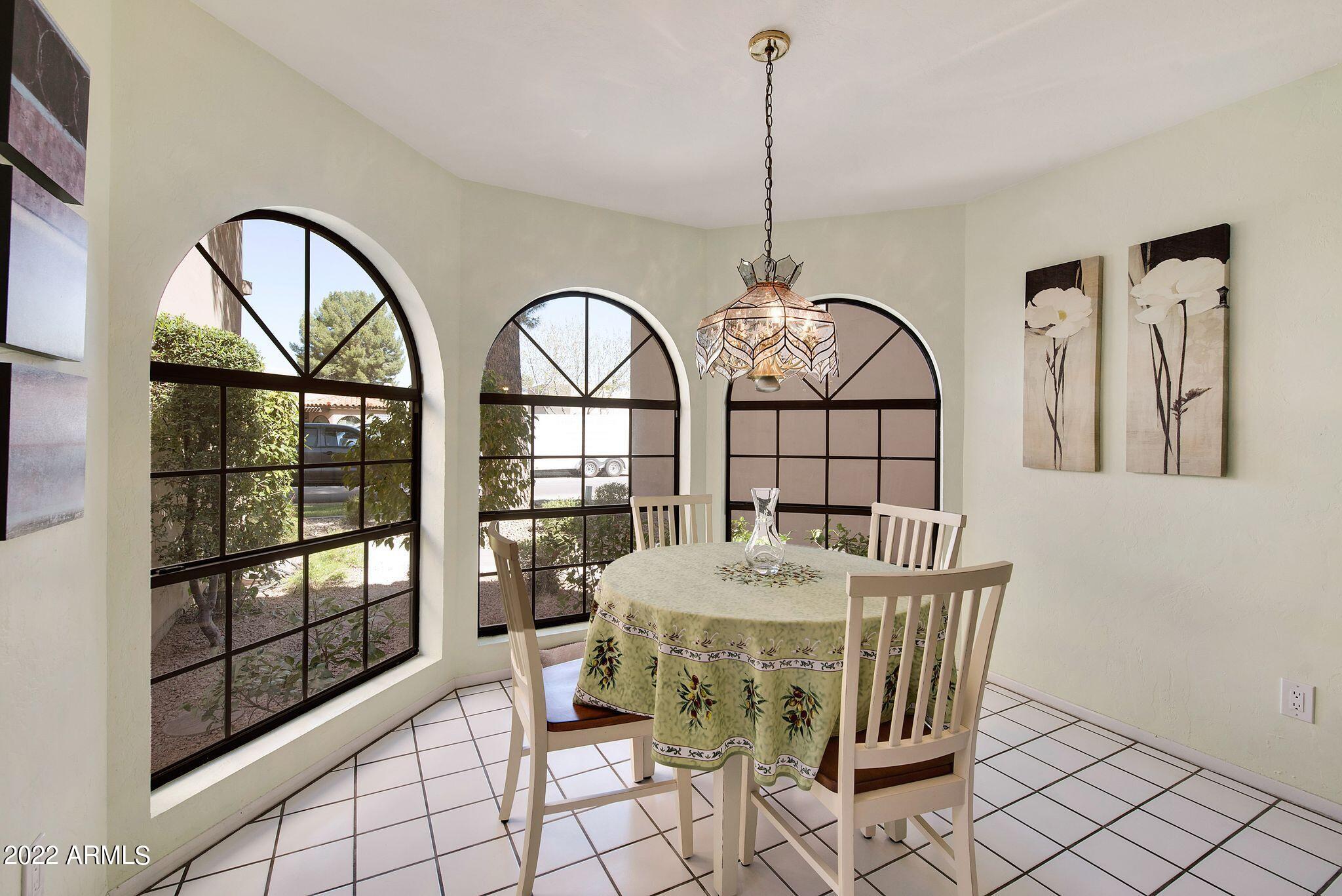 4131 E ALTADENA Avenue