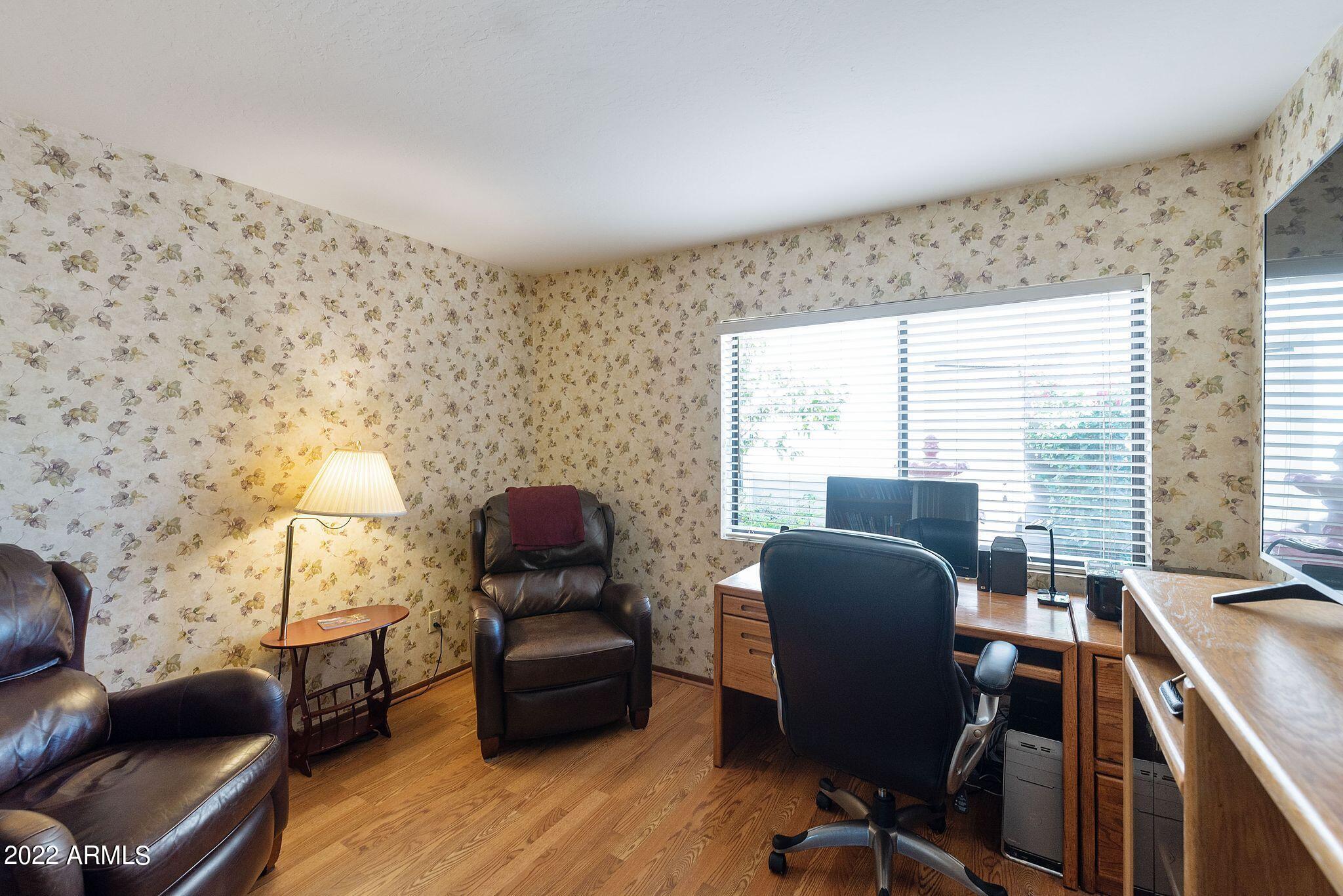 4131 E ALTADENA Avenue